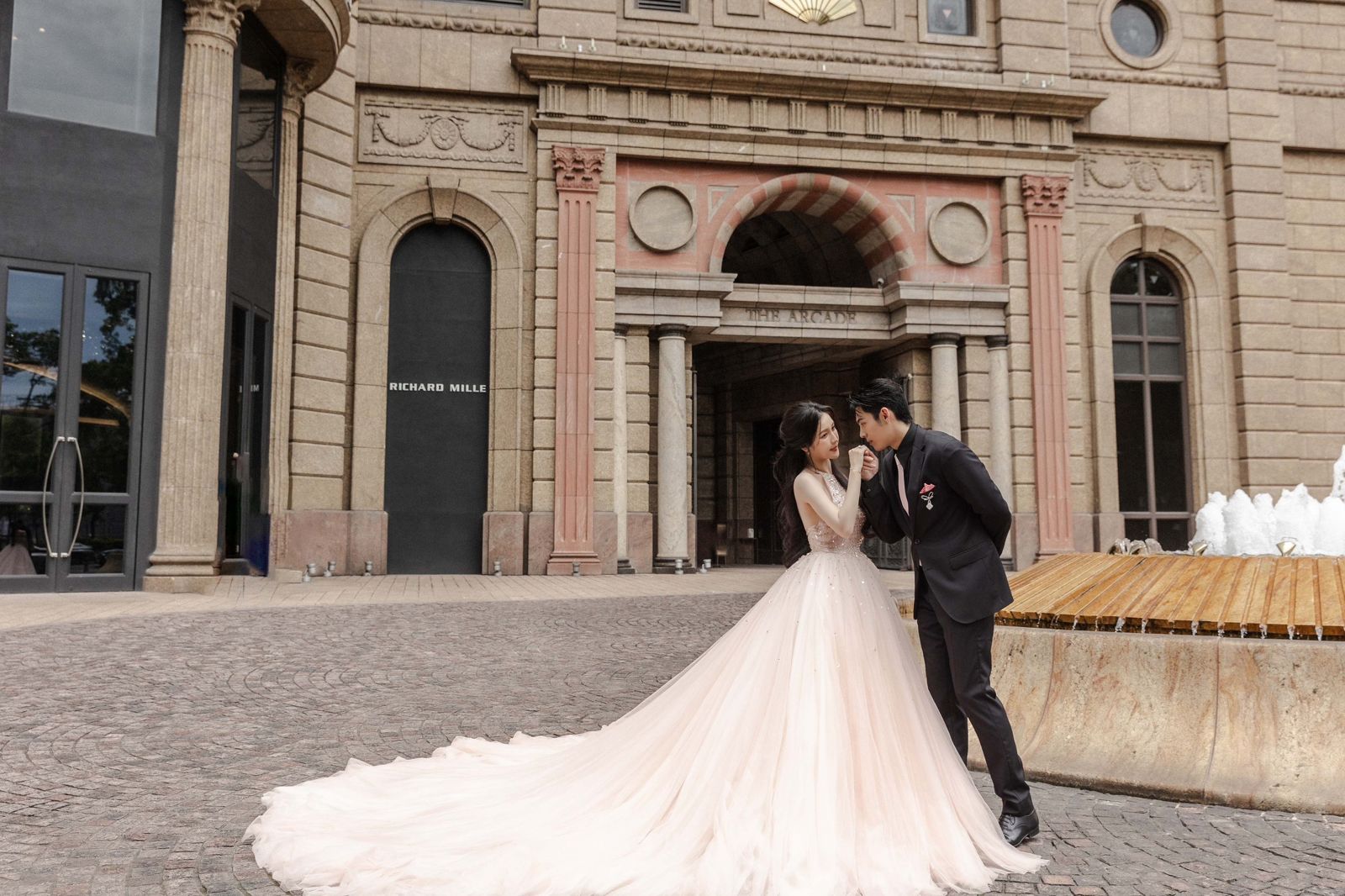 陳奕獻3.14克拉鑽戒訂婚「成衣千金」　宣布雙喜臨門年底當爸