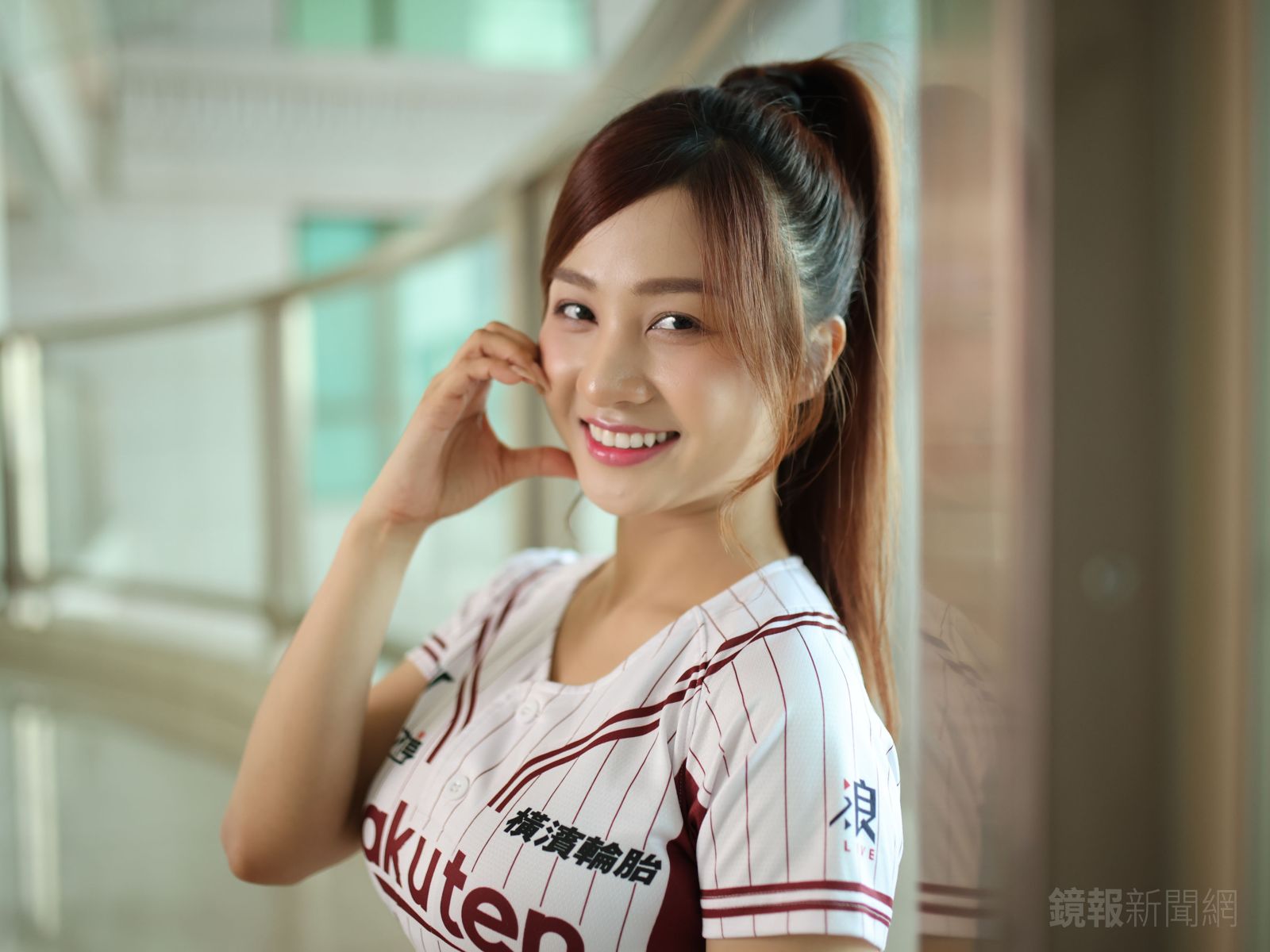 小紫擁有甜美臉蛋、火辣身材。劉耀匀拍攝