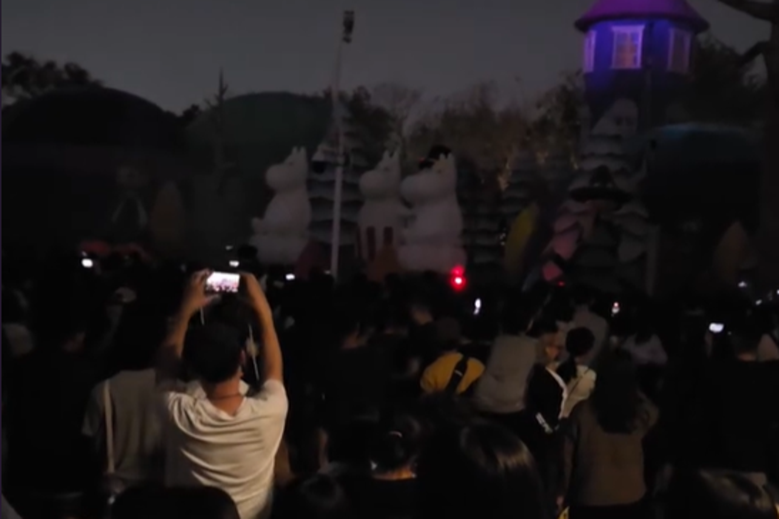 看傻眼！中台灣燈會主燈秀「姆明」一片黑　展演延誤原因曝