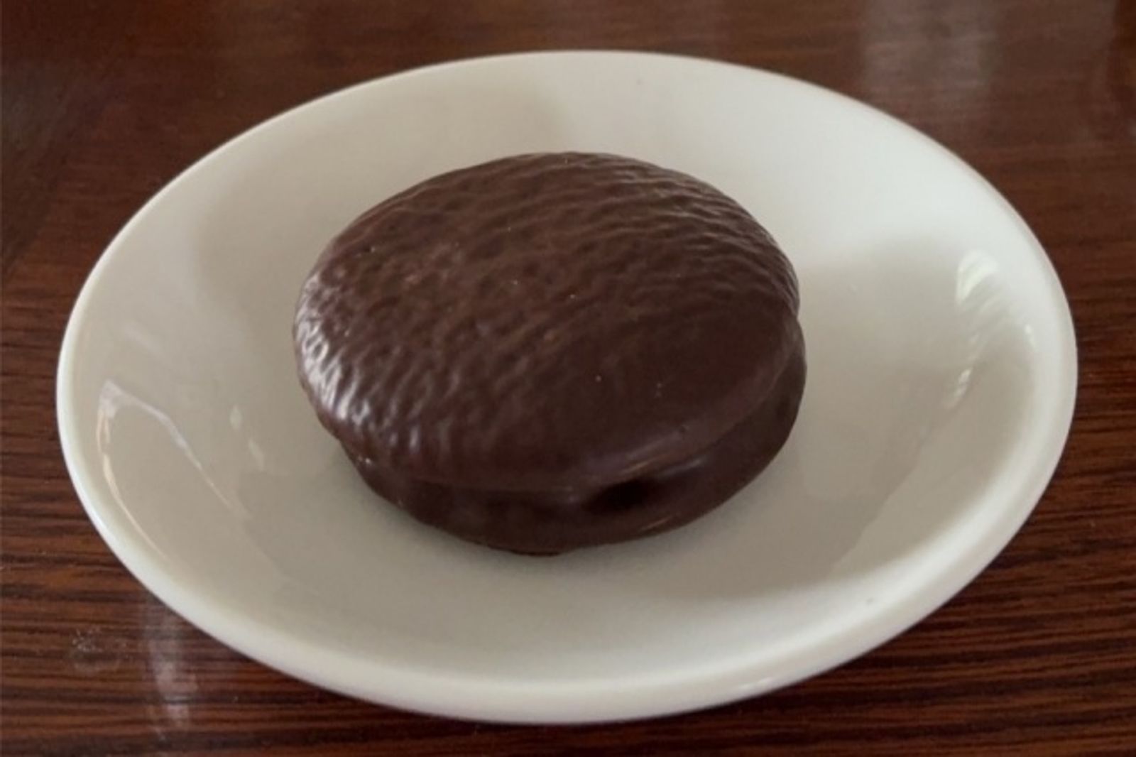 男子吃了辦公室冰箱內23元巧克力派　公司怒砸22萬將他告上法庭