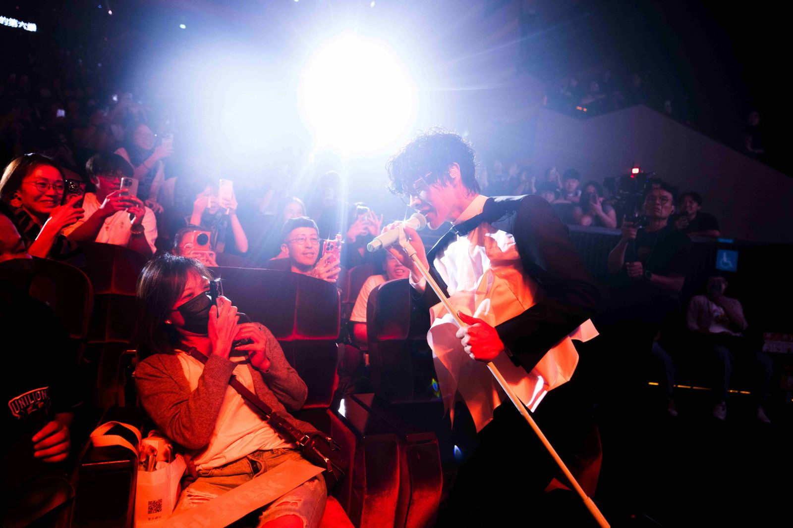 直擊／盧廣仲揭曾被霸凌往事　抱吉他表演10多年背後藏洋蔥