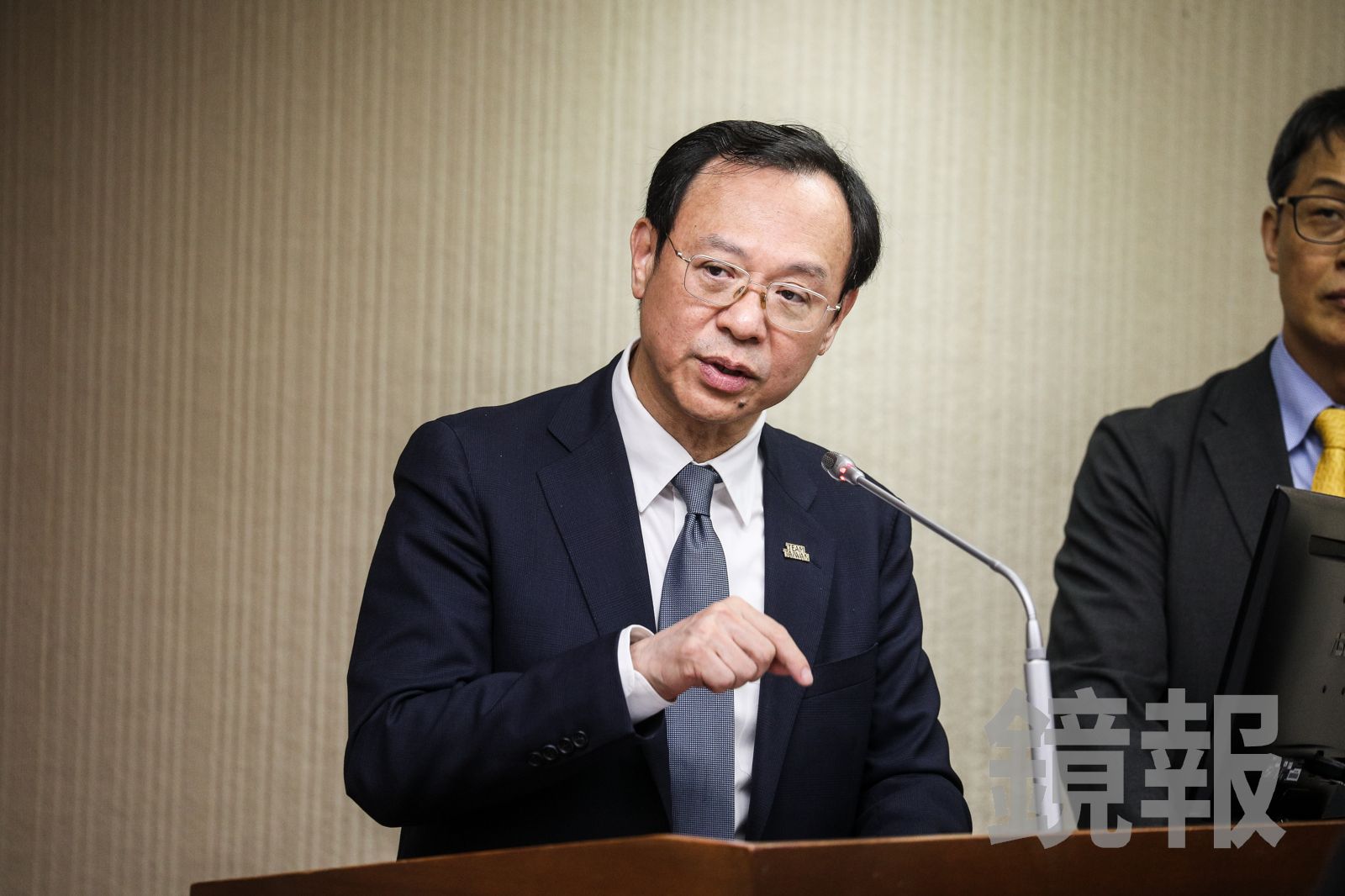 藍委「送毒油」要石崇良下台 王世堅:中央地方道歉才是為全民負責