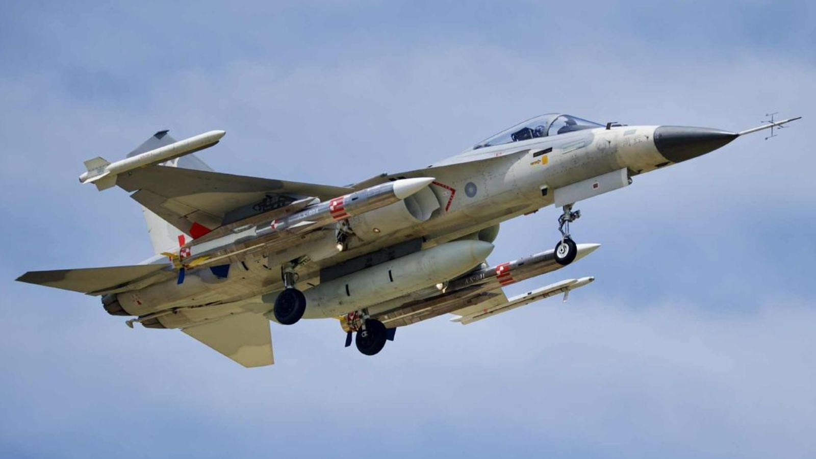 中科院「雄鷙專案」研發空射型雄三飛彈,已由IDF戰機掛載升空測試。圖片取自IDF經國號臉書粉專
