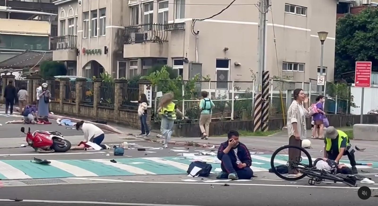 不斷更新／北大國小車禍最新救援情形　3人宣告不治！