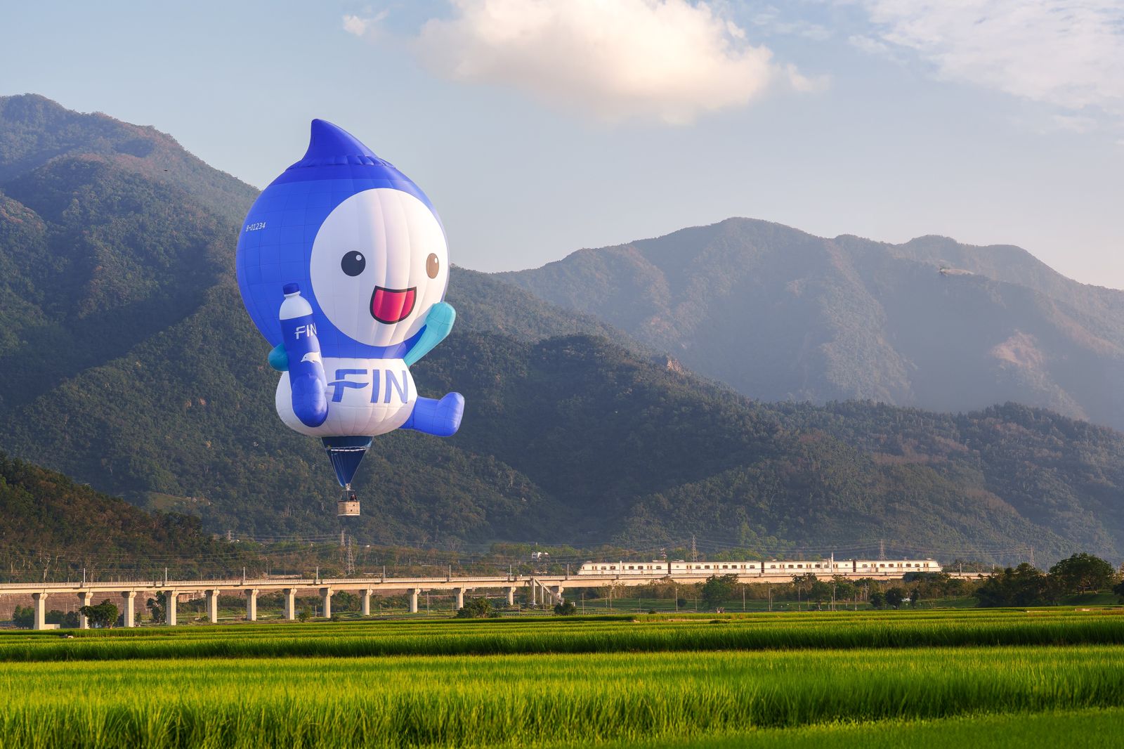 鹿野熱氣球嘉年華7/5登場!黑松FIN水寶免費帶你升空