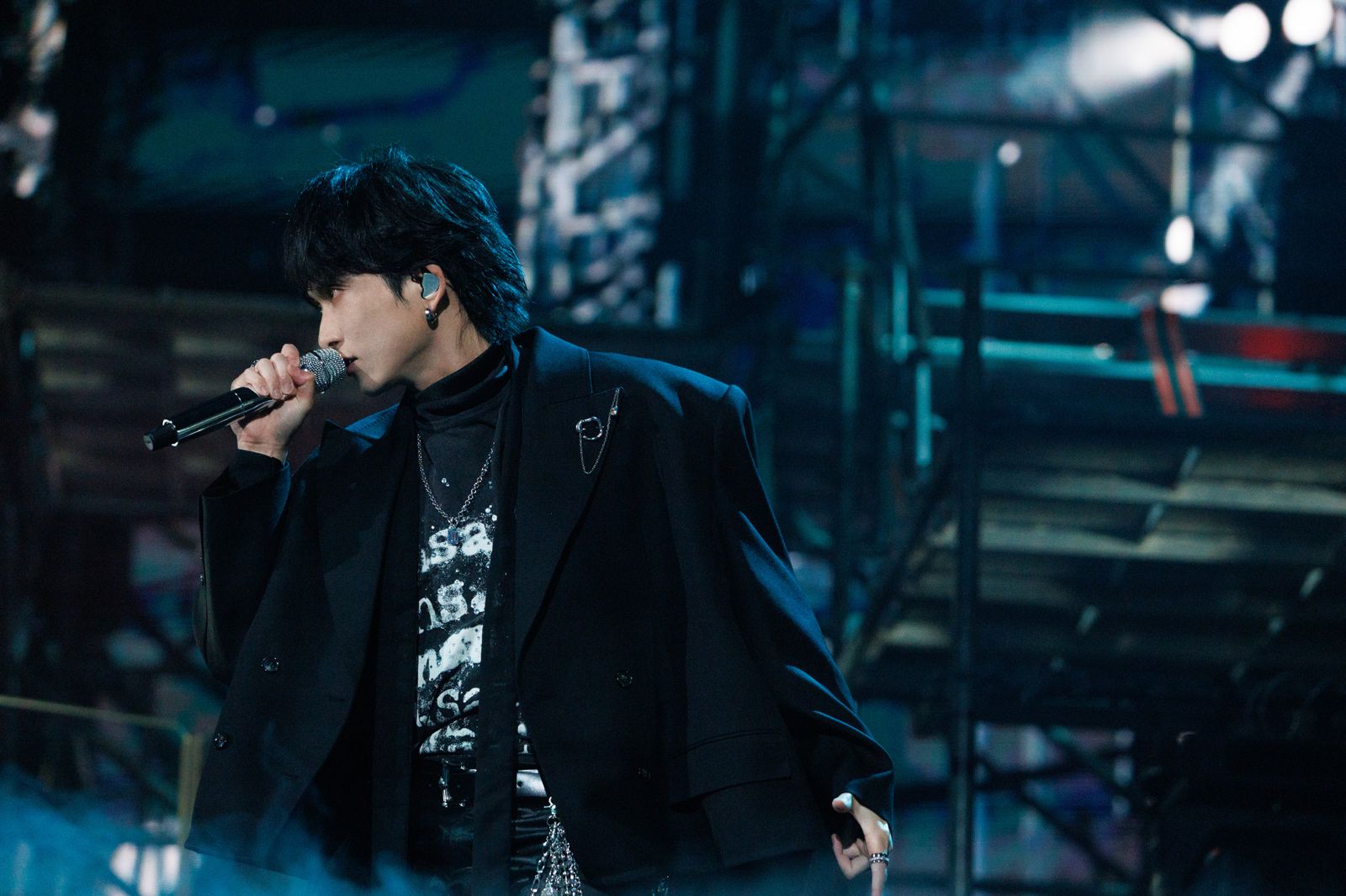 白色情人節寵粉上天！邱鋒澤「這舉動」引全場暴動　香港天團成員驚喜現身獻台灣首秀