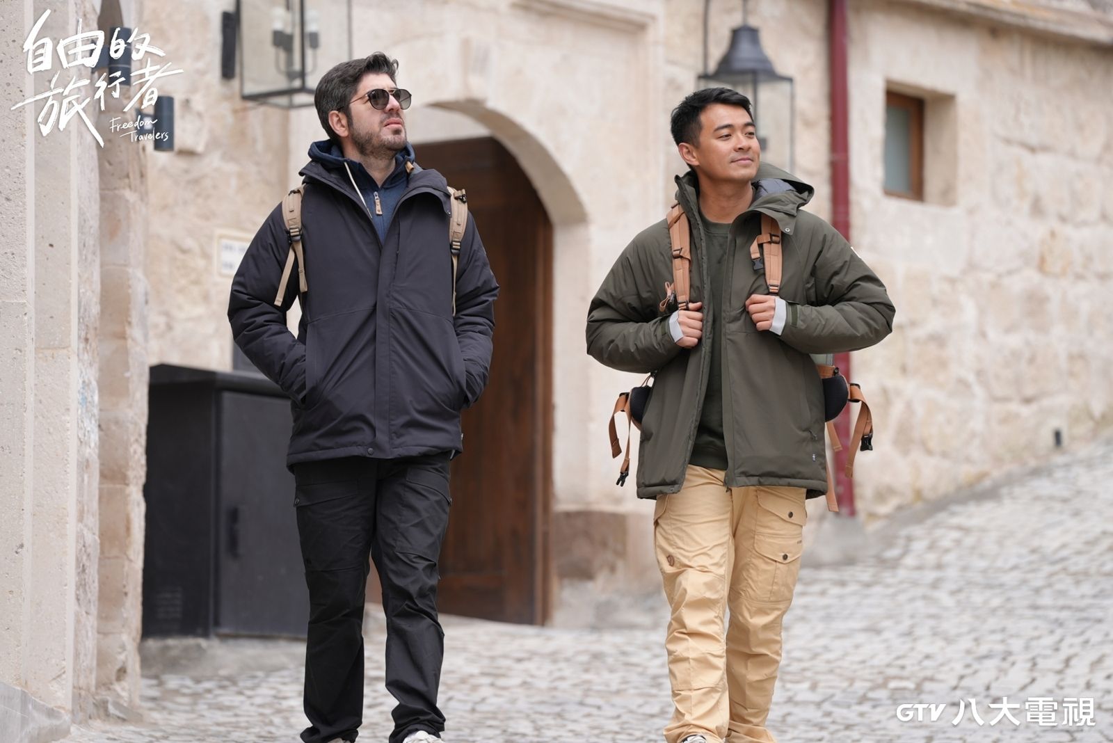 《自由的旅行者》主持人融融（圖右）與搭檔圖佳（圖左）探索土耳其人文風情。八大電視提供