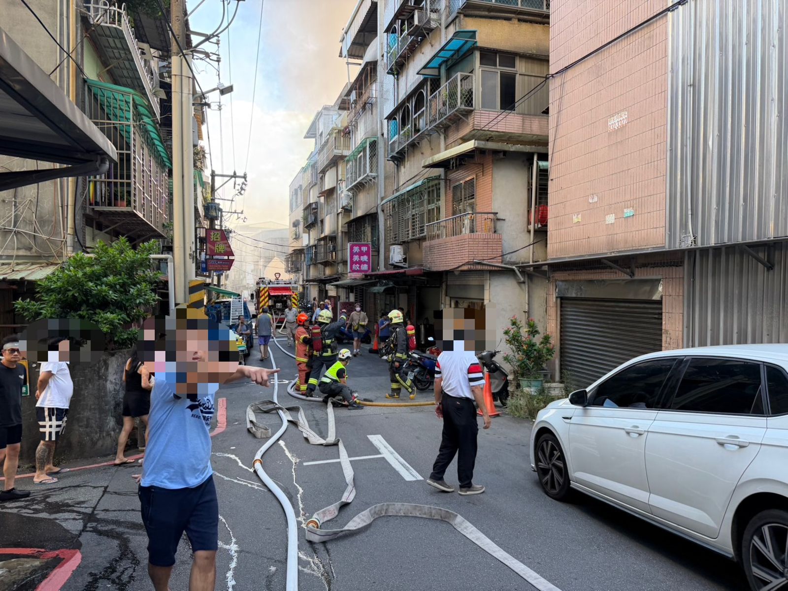 新北淡水頂加火警!大量濃煙濃煙竄天 3住戶倉皇逃生