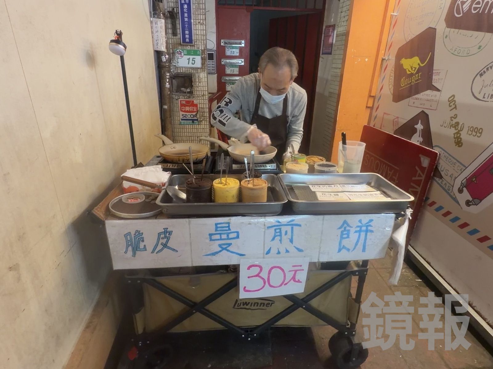 「曼」煎餅伯伯撐起人情味 臨江夜市最慢也最暖的身影