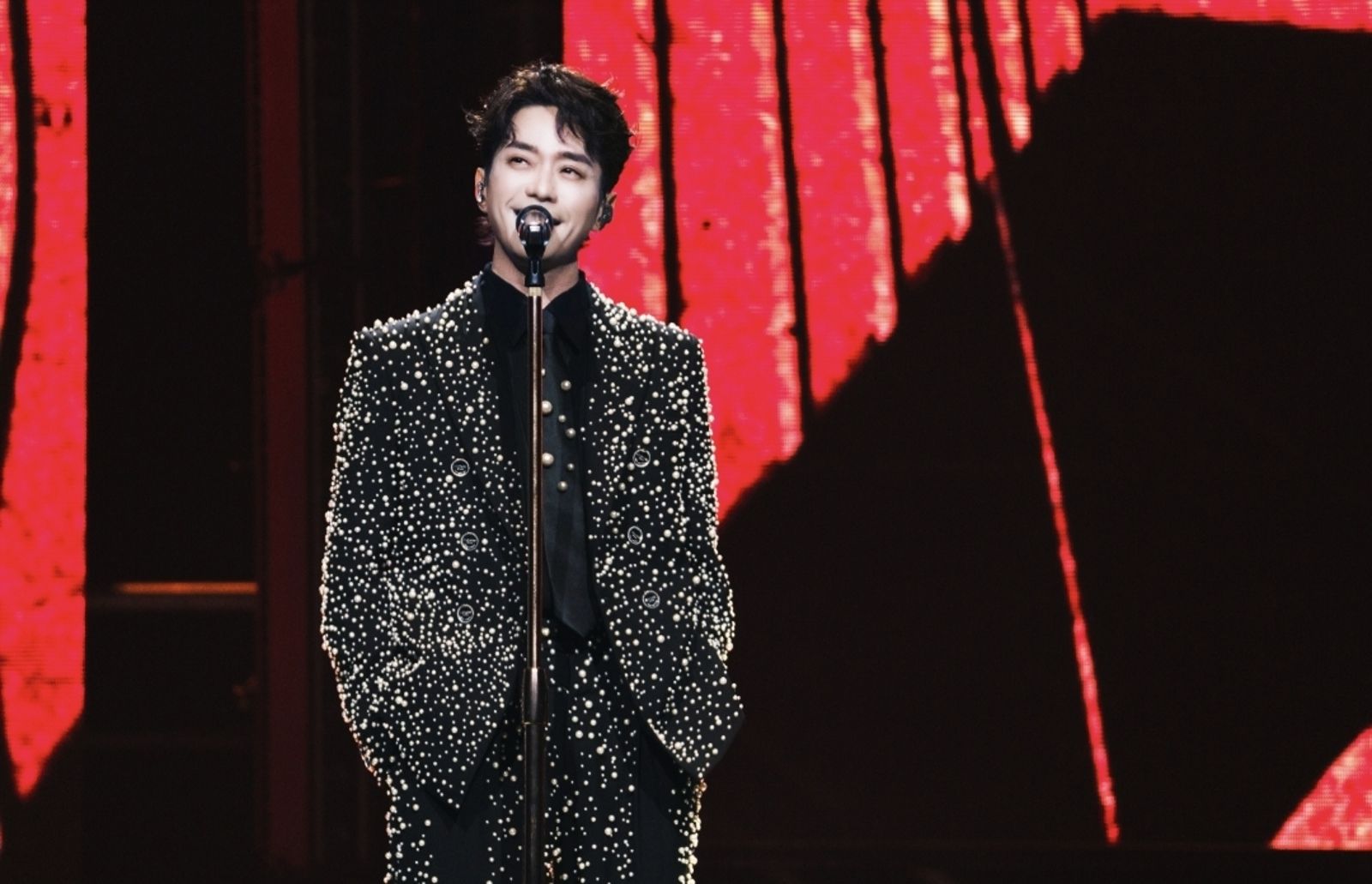 獨家／張棟樑後台情緒潰堤！淚崩「緊握工作人員手」過程曝光