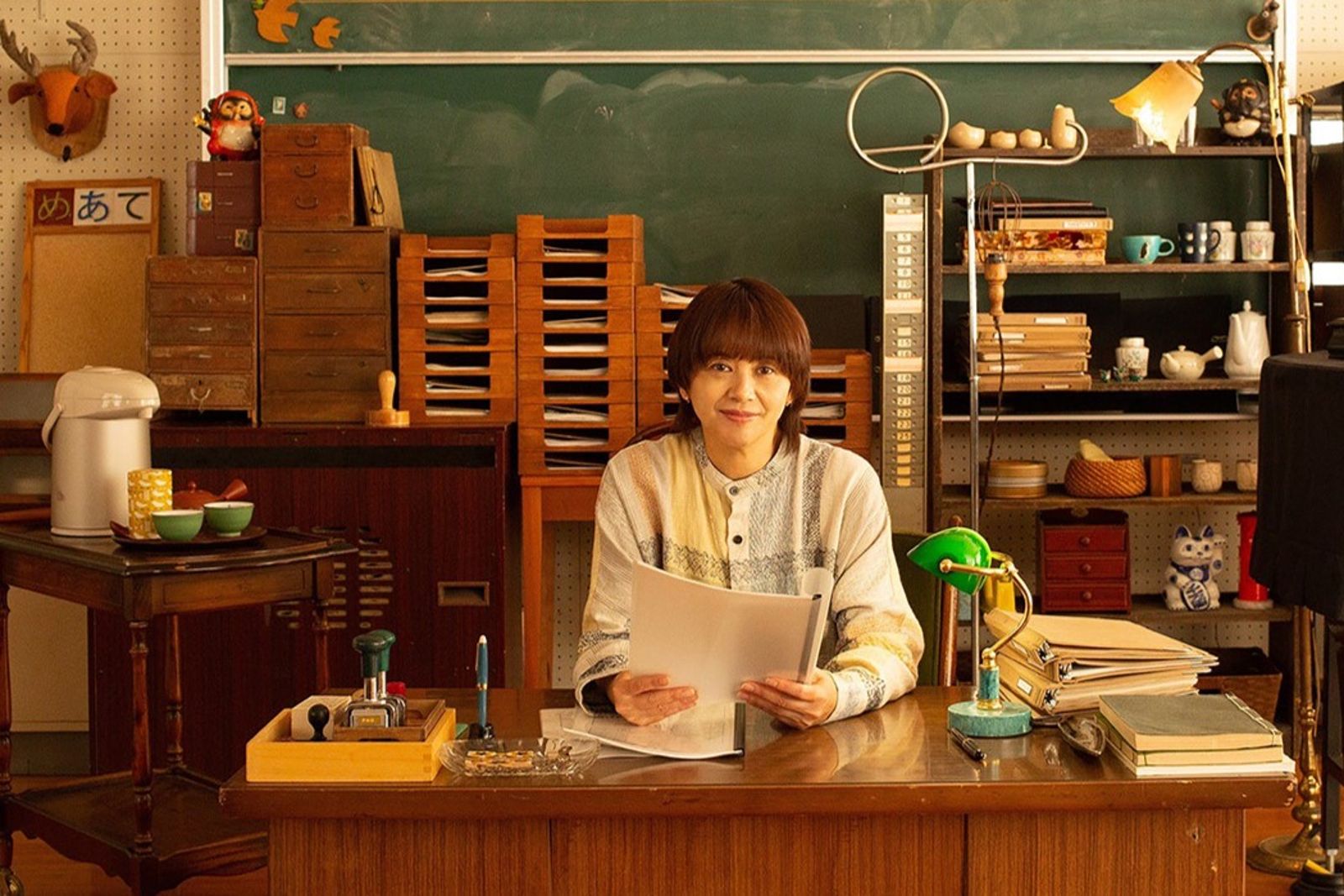 小泉今日子化身「憑依課庶務員」 《致我所愛之人》靈魂附物重返人間