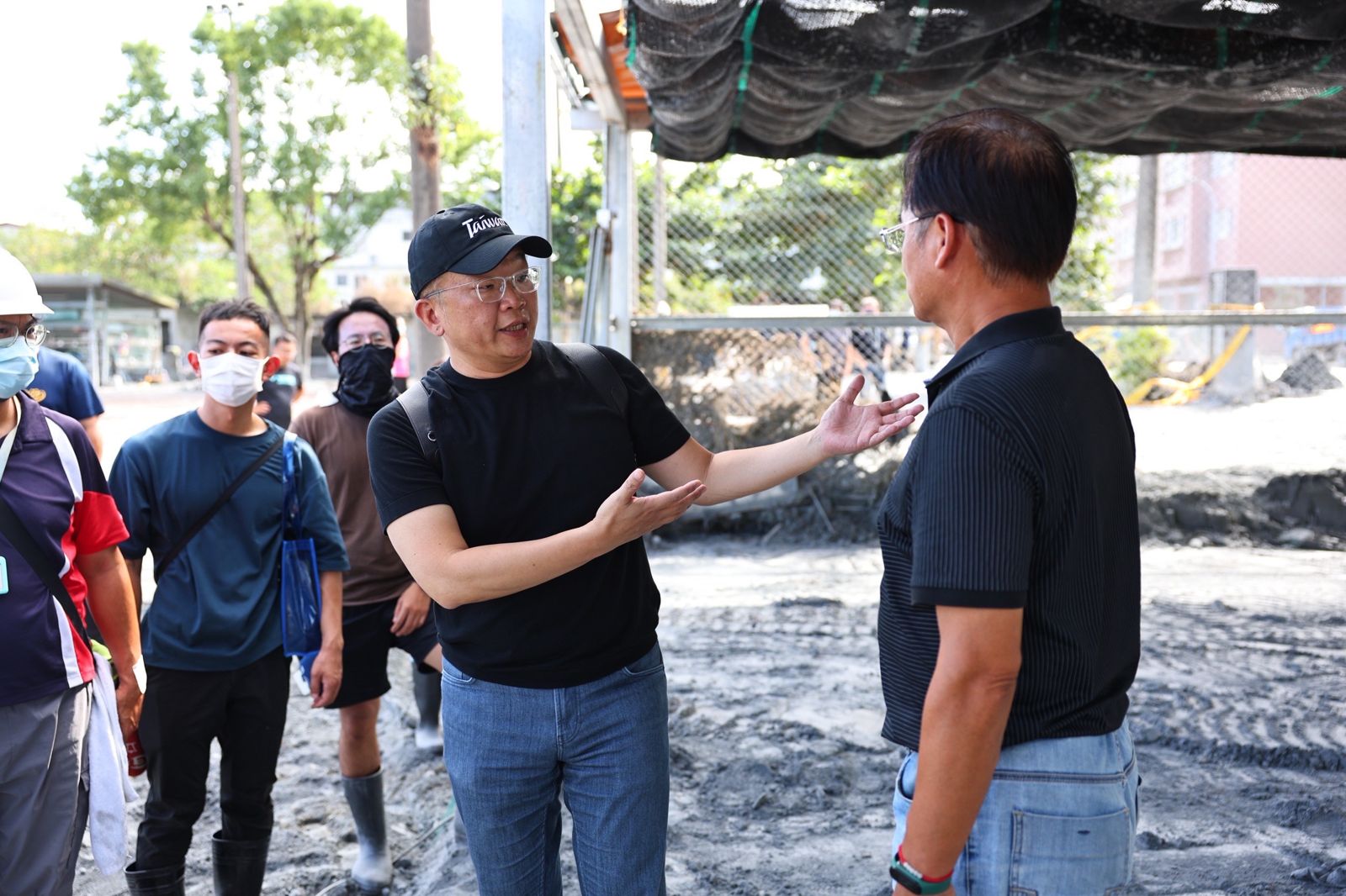 中職／蔡其昌赴花蓮光復慰問災區　捐款助光復國中及國小棒球隊重建