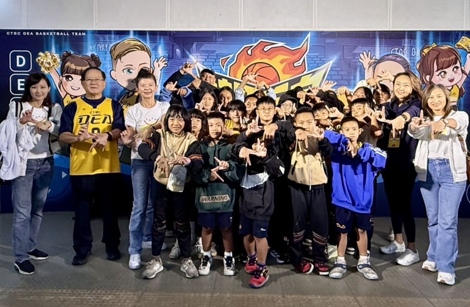 中信特攻攜手東森幼幼基金會　邀小球員進場感受籃球夢想