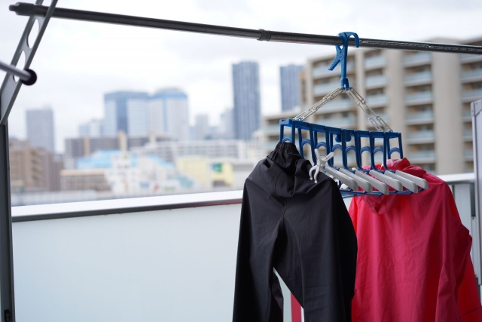 冬天衣服超潮濕！達人曝「拱形晾法」：1狀況室內更速乾