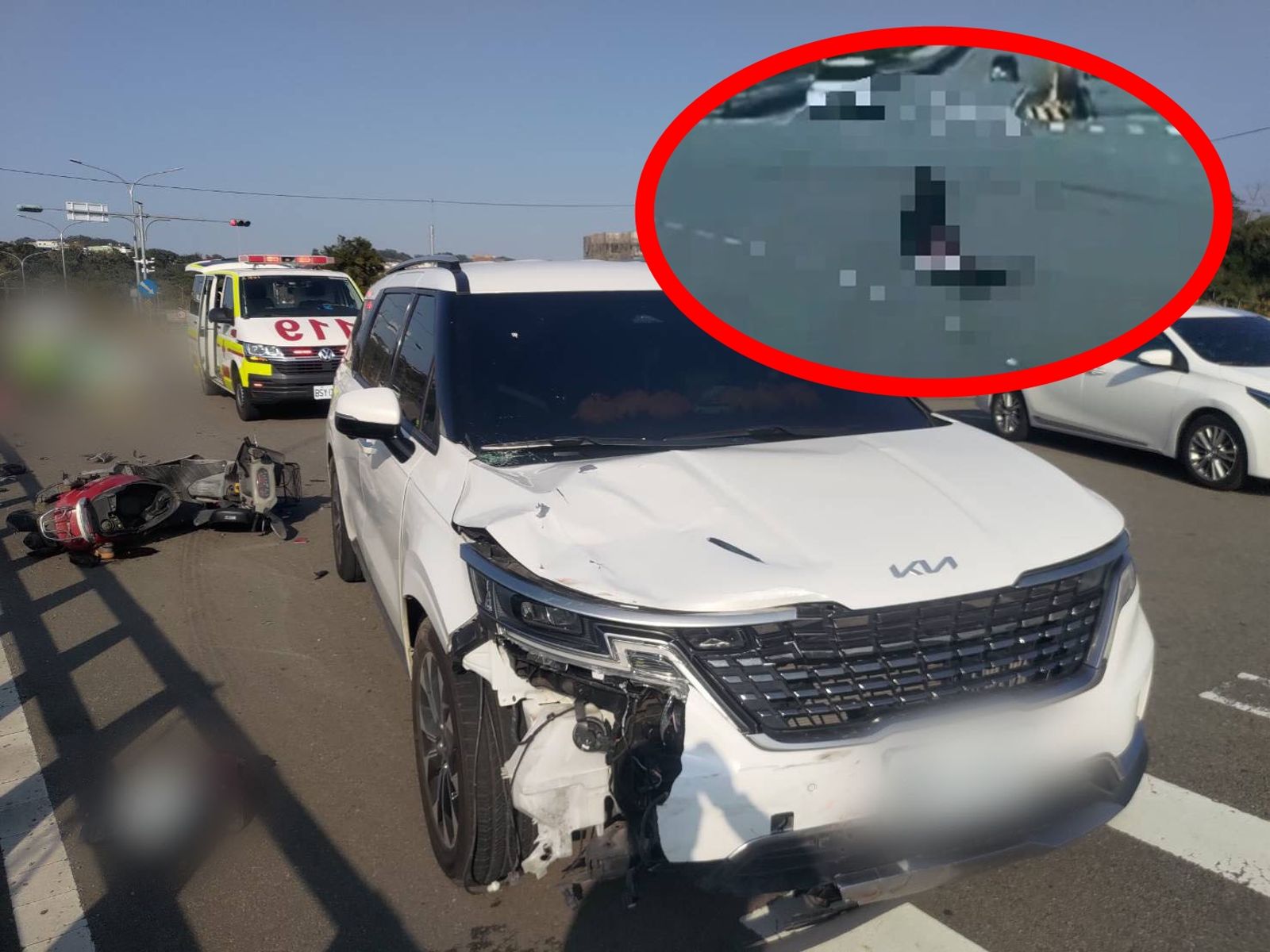 機車騎士遭直行車攔腰撞噴飛1樓高 疑路口鬼切左轉遇死劫