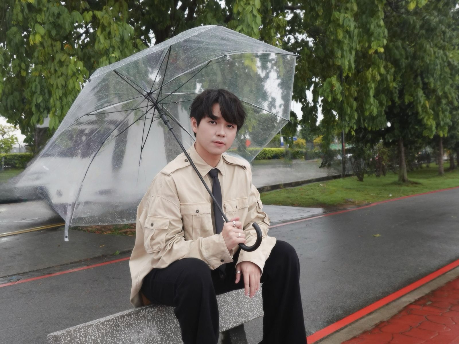 黃俊榮近日帶著新單曲〈放飛機〉重返台灣歌壇。JR Productions Pte Ltd提供