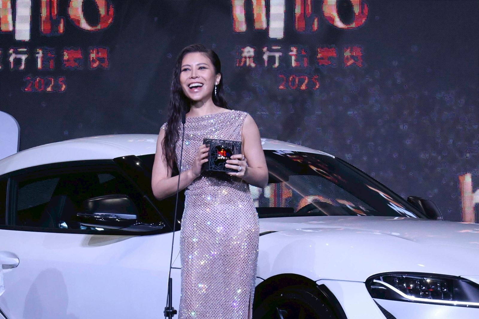 艾怡良10月攻蛋「挫咧等」　登hito忘詞自嘲：樂極生悲