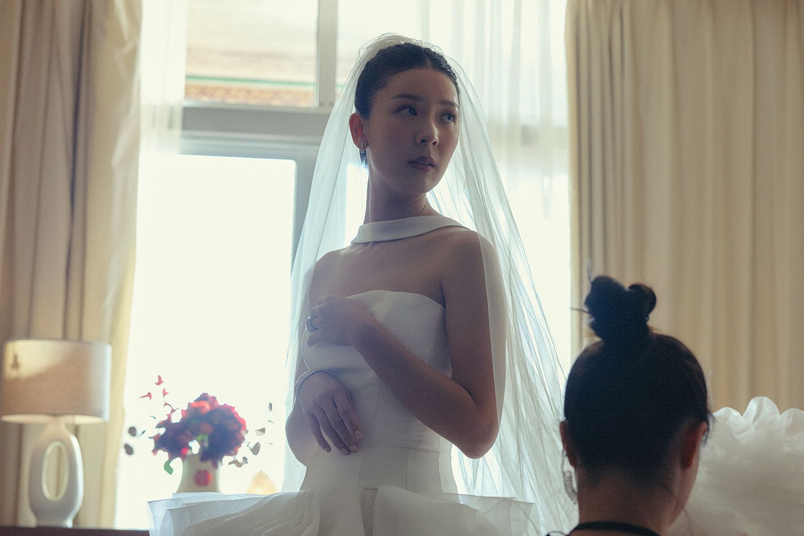 「國民新娘」溫柔爆紅！迷倒網友狂問：哪找這樣的老婆？本尊「海巡」親自回應了