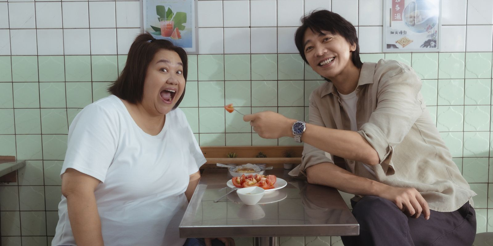 鍾欣凌「重逢舊情人」約會!場面充滿粉紅泡泡 36公分身高差治療脖子痠