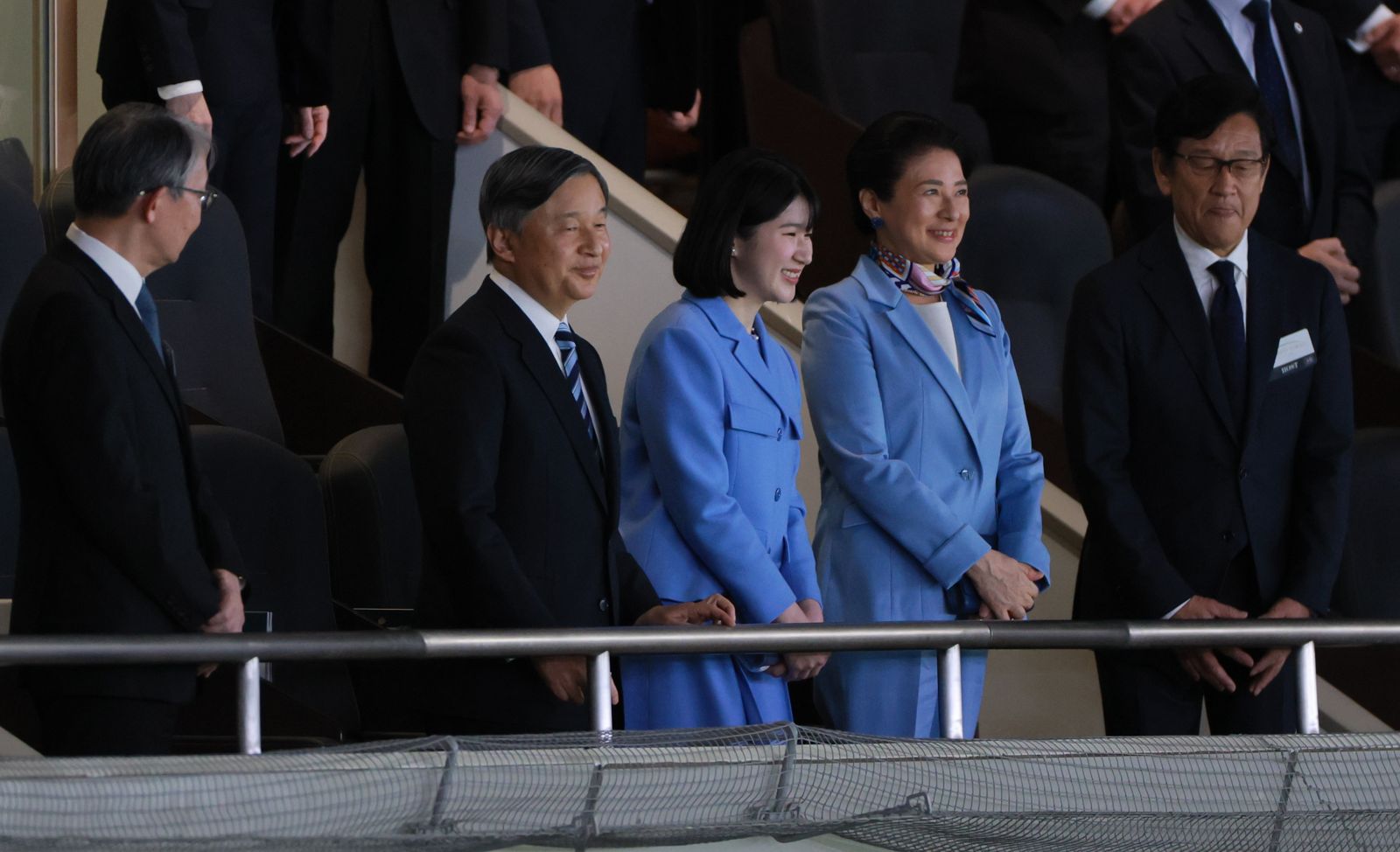 直擊／暌違60年「天覽試合」東京巨蛋登場　天皇一家現身日本球迷全瘋了