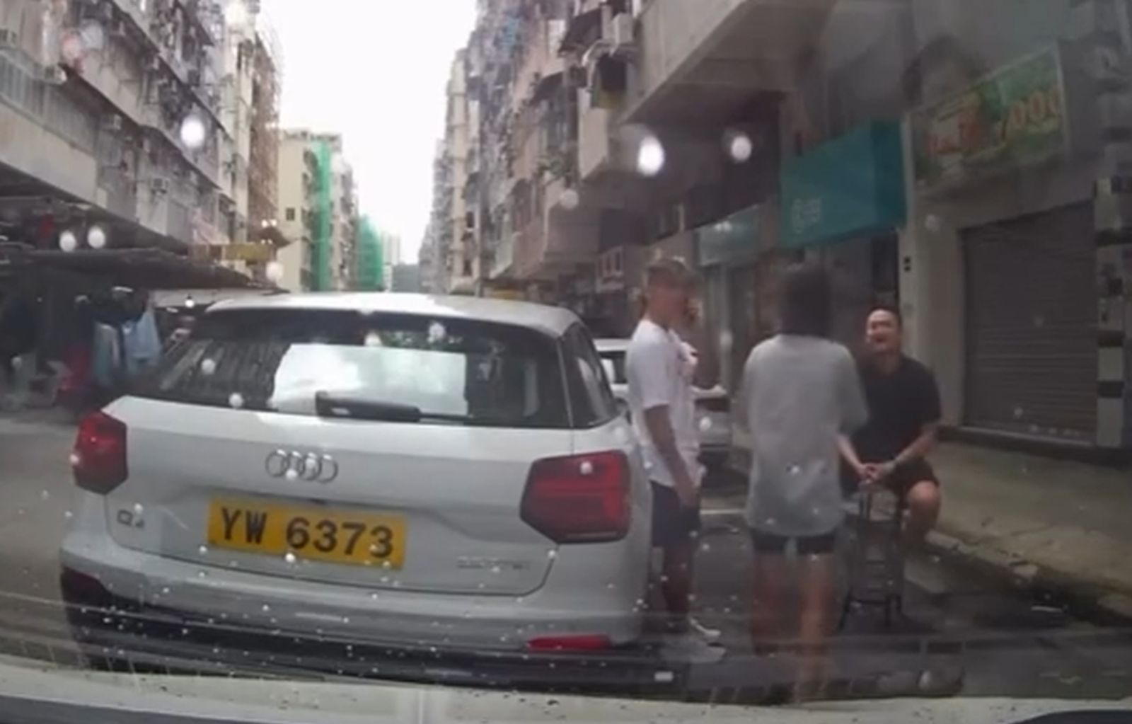 拿折疊椅占停車位挨轟!他親上火線還原現場 網仍一面倒揪1關鍵狠批