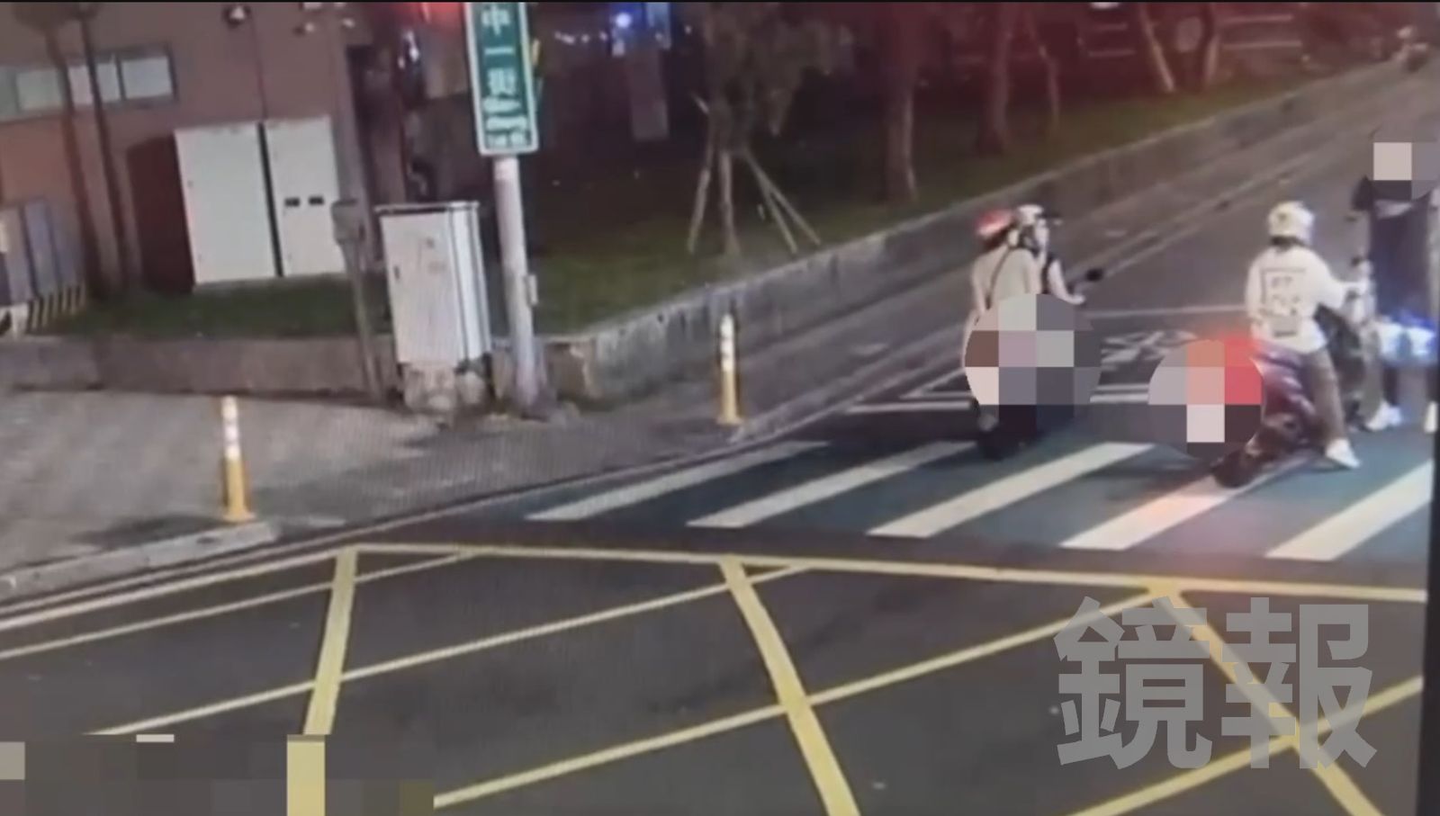 驚嚇片／騎車突遇怪男　路中揮鐵棍嚇壞騎士