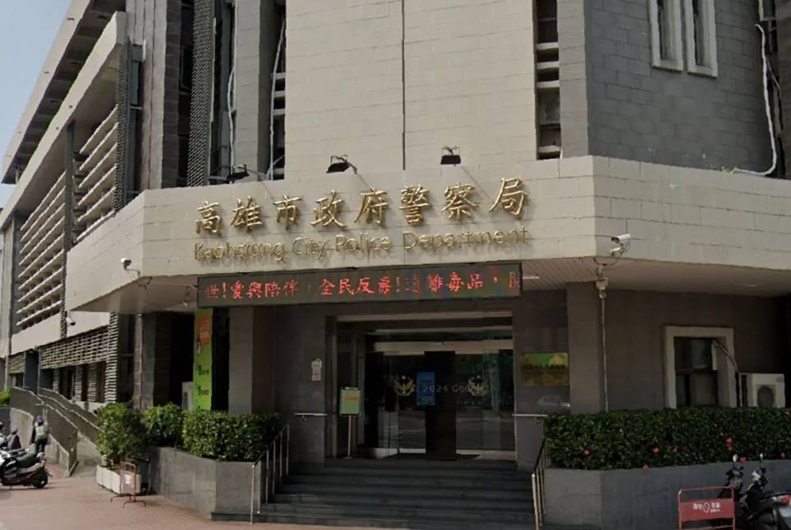 幫車牌復活!高雄警界楷模鑽「吊牌漏洞」圖利14人 開庭辯「我智商51」賣慘下場曝