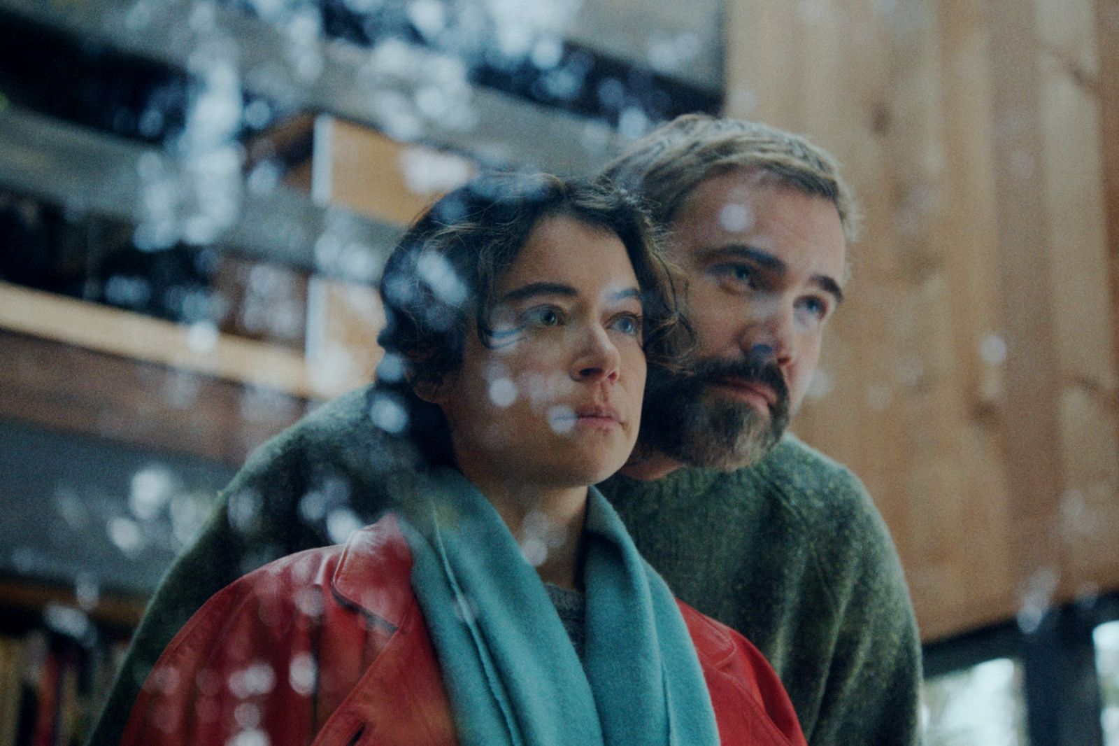 認了戀愛像混帳！　《長腿》名導恐怖三部曲揭「不安全感」夢魘