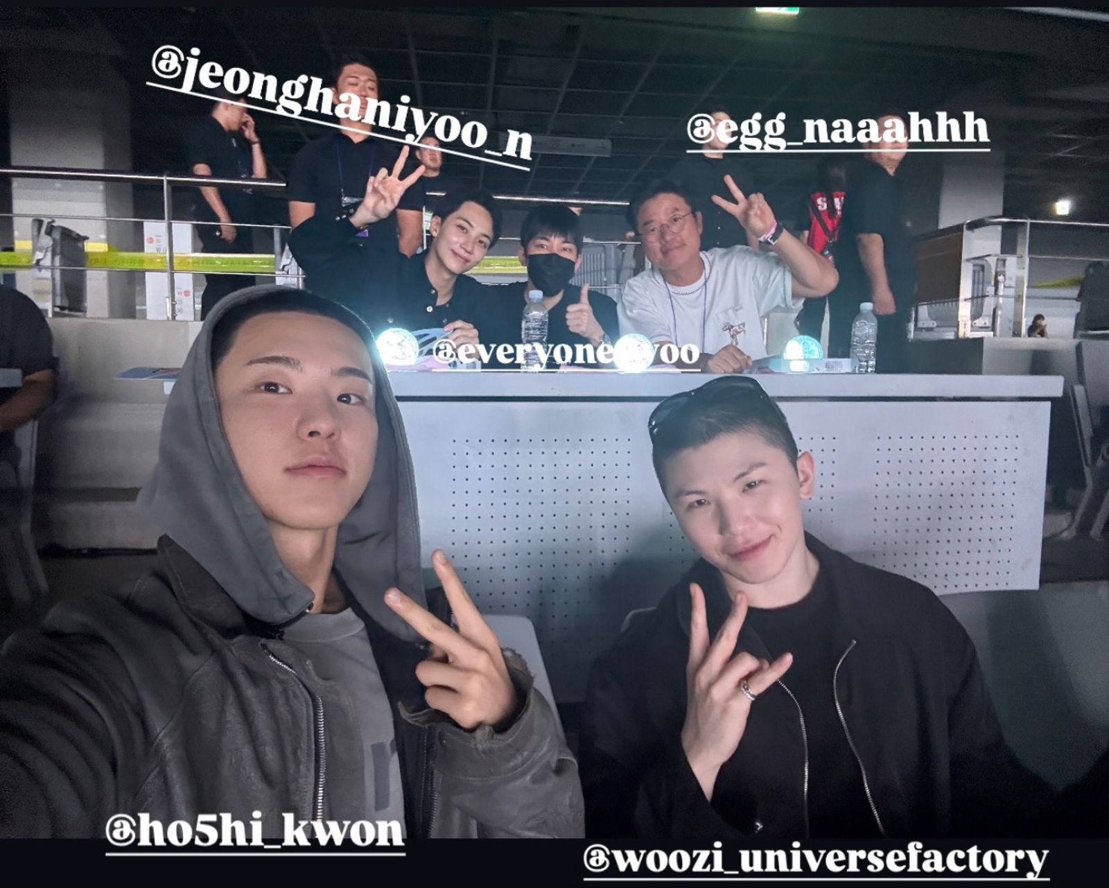 四位入伍成員淨漢（後排左起）、圓佑、HOSHI（前排左起）、WOOZI日前一同現身SEVENTEEN在仁川舉辦的演唱會。翻攝IG@ho5hi_kwon