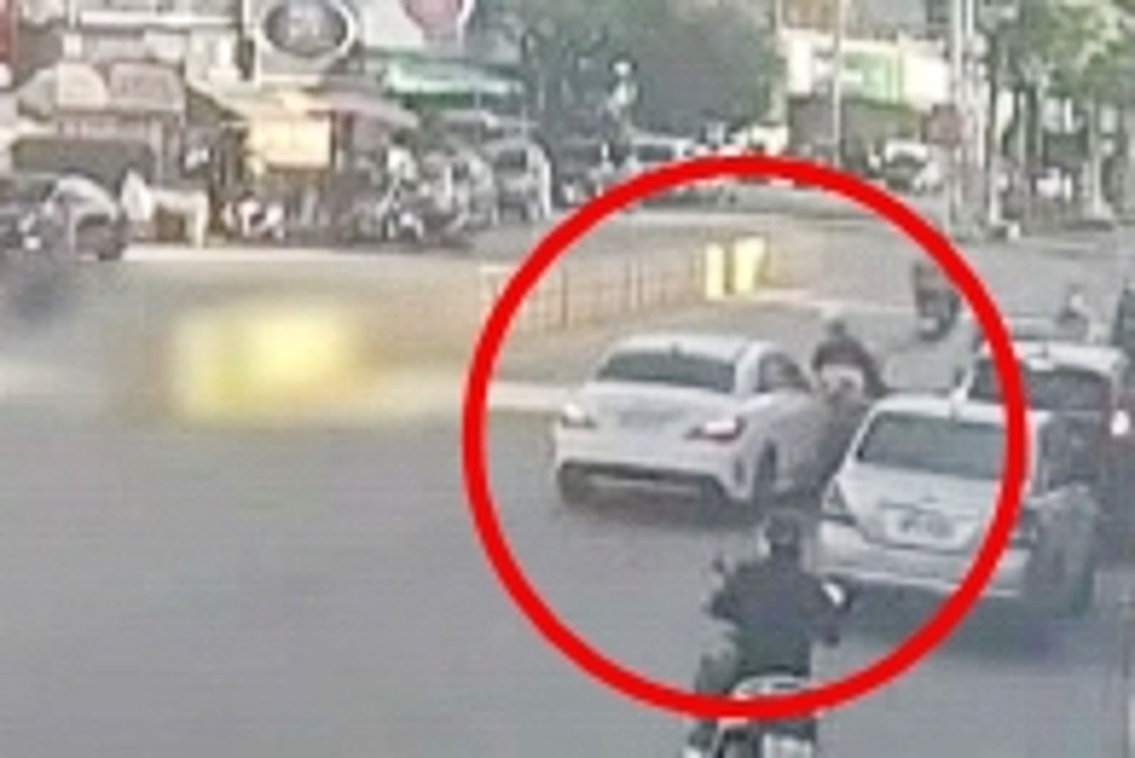 毒駕連環撞還肇逃!賓士男撞5車4人送醫 警啟動快打圍捕到案