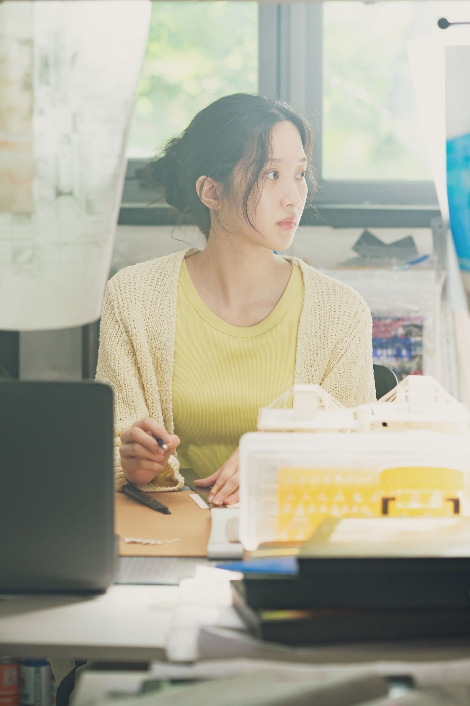 童星出道的文佳煐坦言出道20年從沒休息，拍攝《之後的我們》還甲狀腺出問題，但她仍苦撐上戲。車庫提供