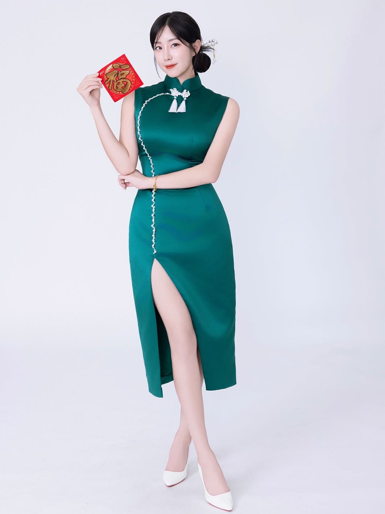 安芝儇大方露出修長美腿。翻攝IG@wlgus2qh