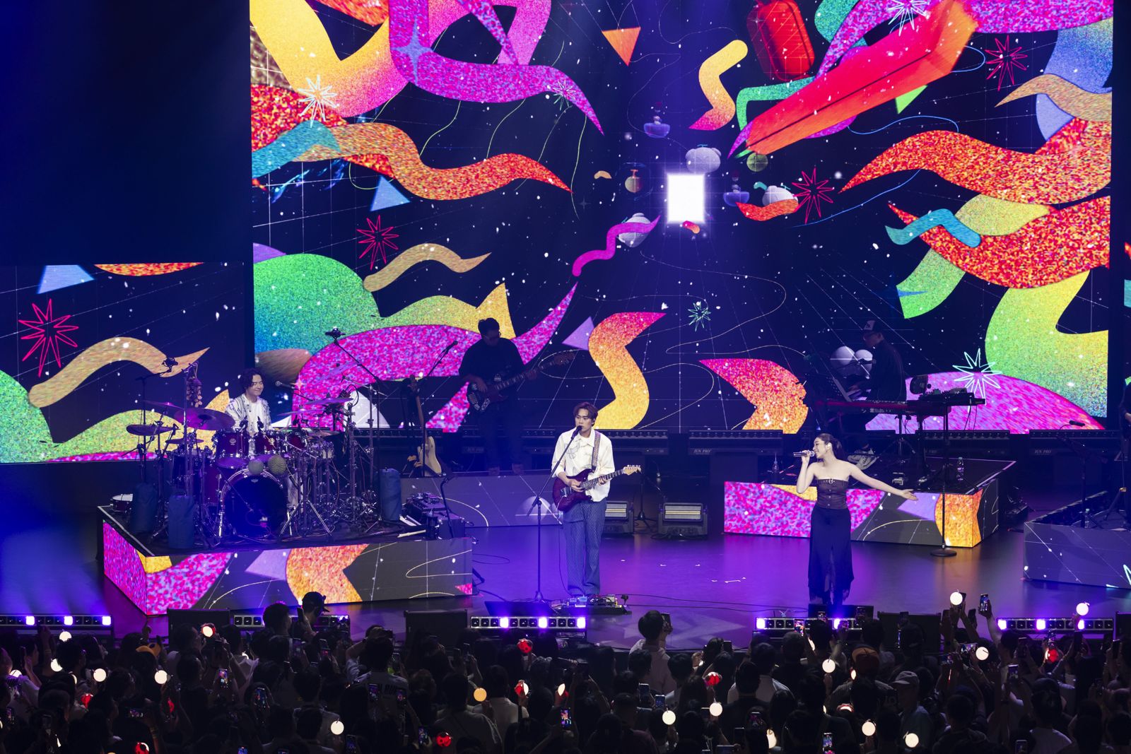 告五人日前在新加坡開唱。相信音樂提供