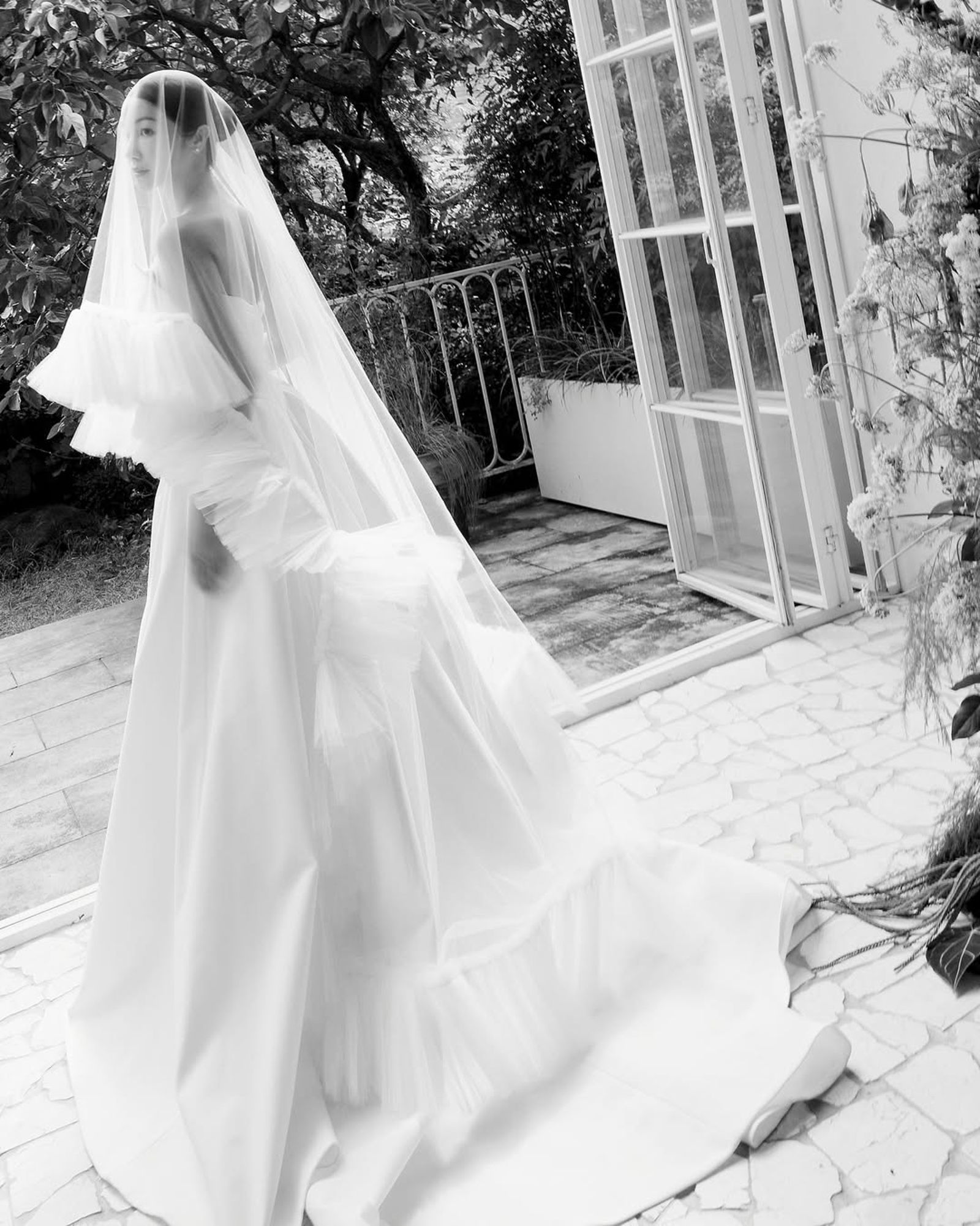 金玉彬的婚紗照曝光，仙氣十足。翻攝IG@goghoststudio