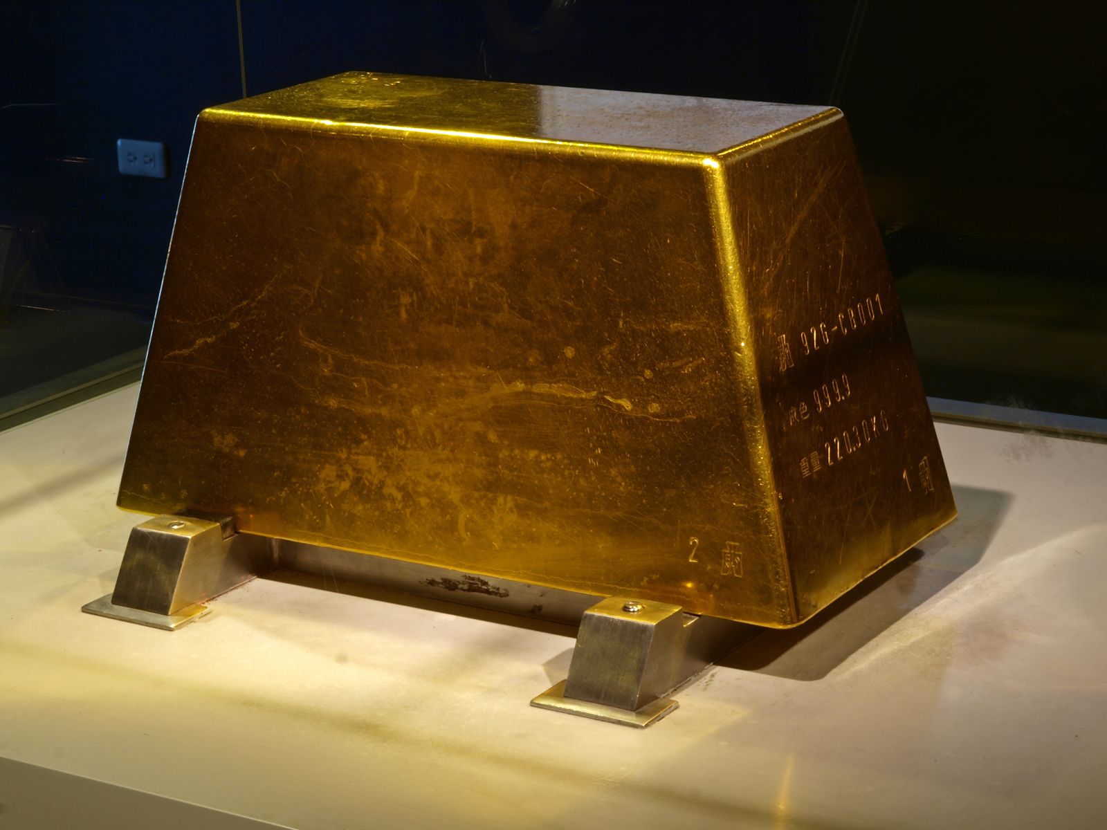 國際金價漲瘋啦！　黃金博物館「大金磚」創新高價10.38億