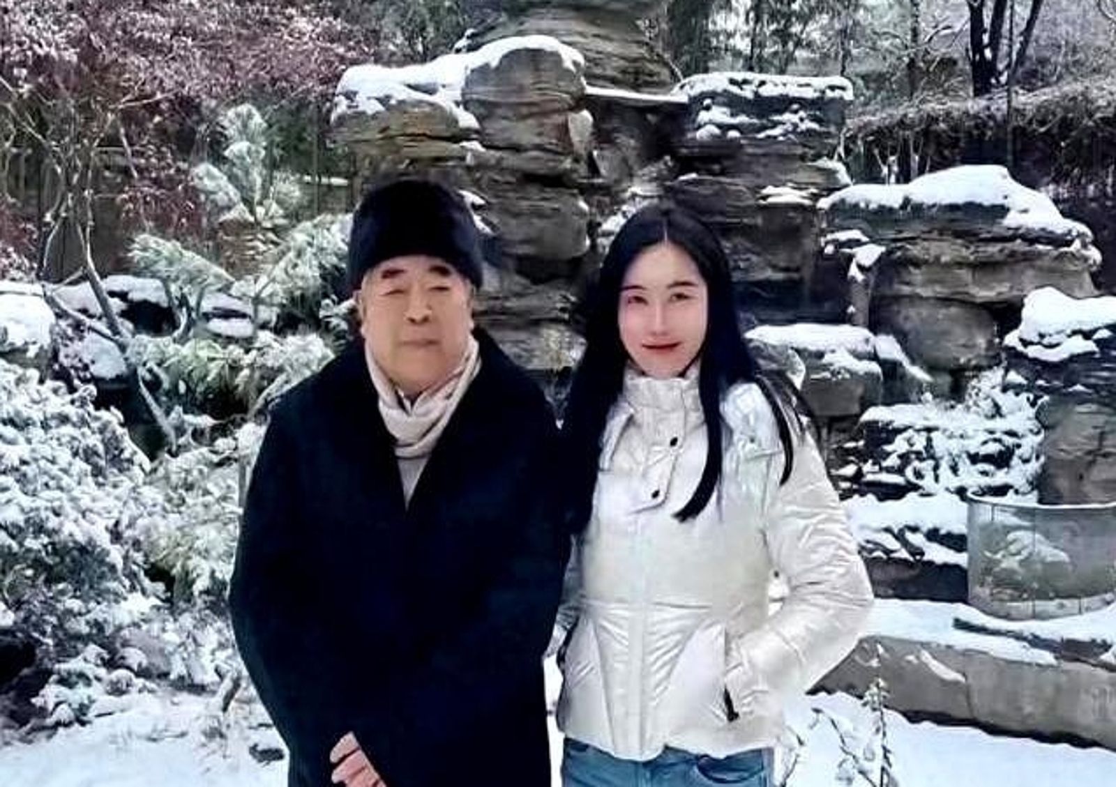 87歲名畫家失聯月餘！作品遭直播賤賣　「豪宅被貼封條」女兒急PO文尋人