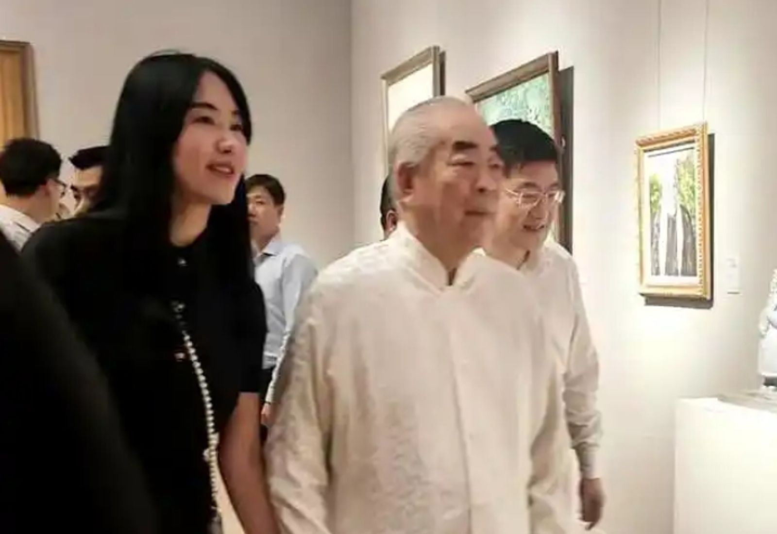 87歲國畫大師疑被「小50歲嫩妻」捲走83億元作品　爺孫戀恐是詐欺