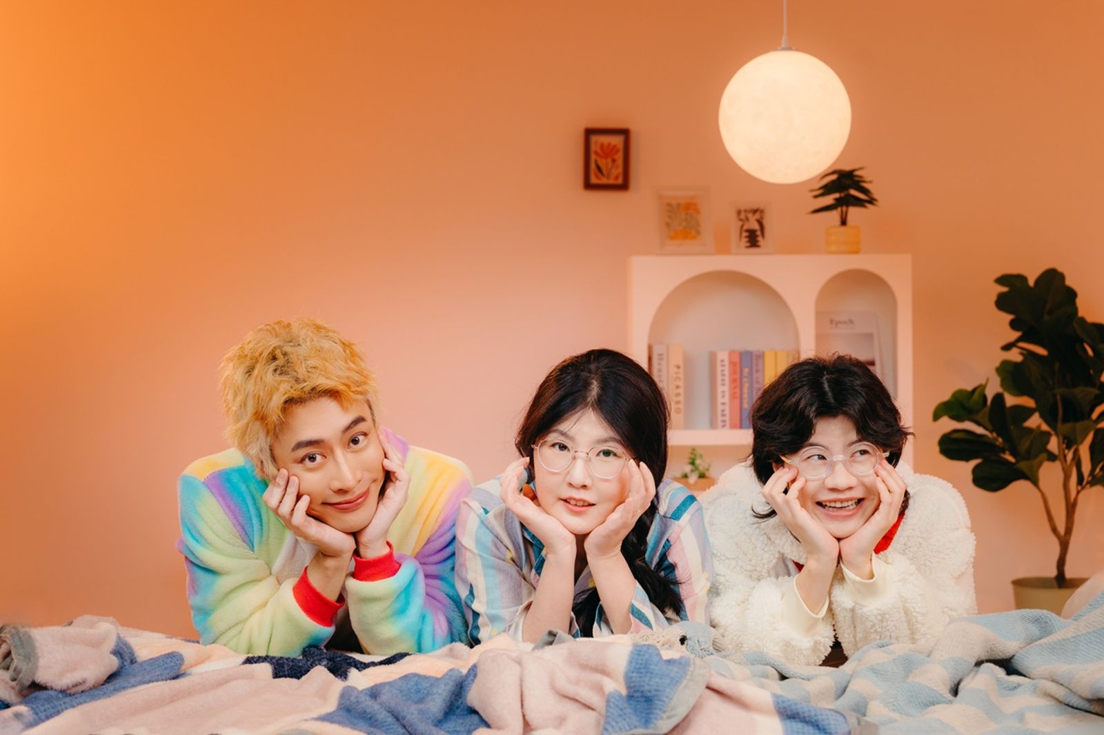 小公視全新讀書節目《反正你也不睡覺》打造專屬青春的深夜時光。小公視提供