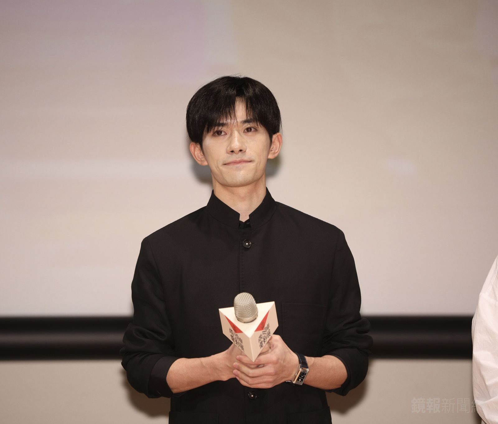 易烊千璽8年後再訪台!粉絲擠爆現場「只停留幾小時」原因曝光