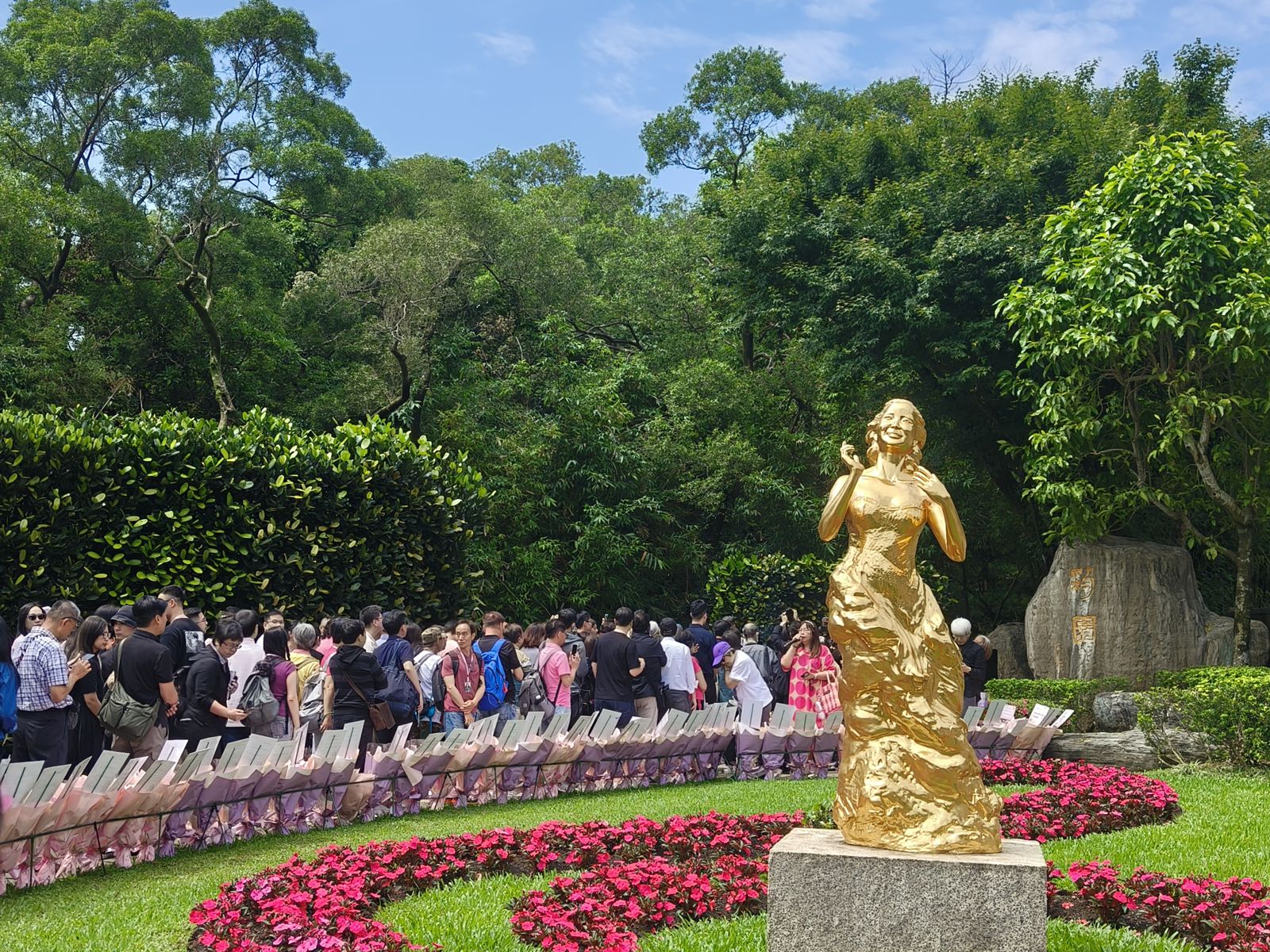 直擊／鄧麗君離世30年遺愛人間　全球歌迷齊聚金寶山懷念永遠的巨星