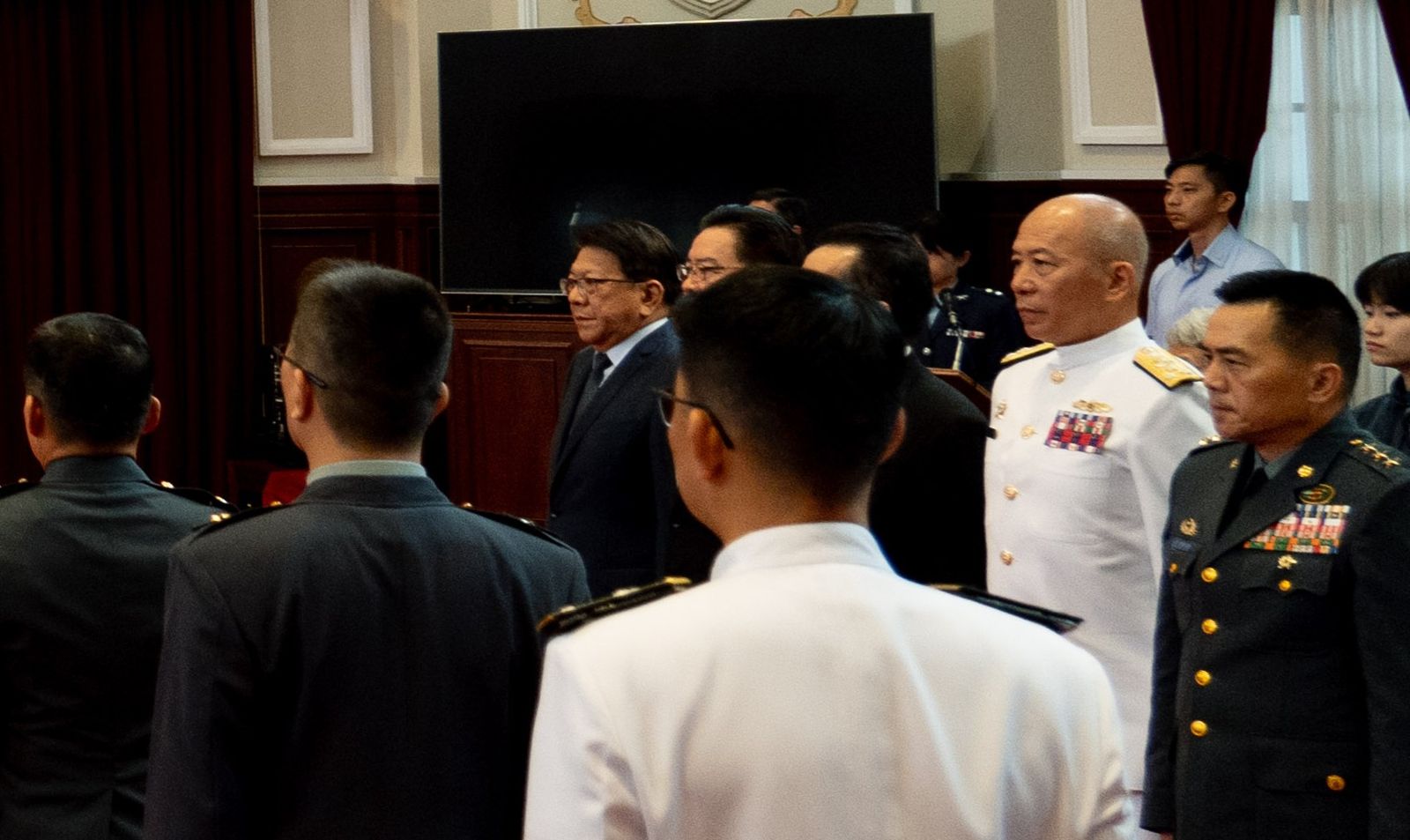 獨家／中共解放軍擾台千變萬化　參謀總長梅家樹上將斬去三千煩惱絲　
