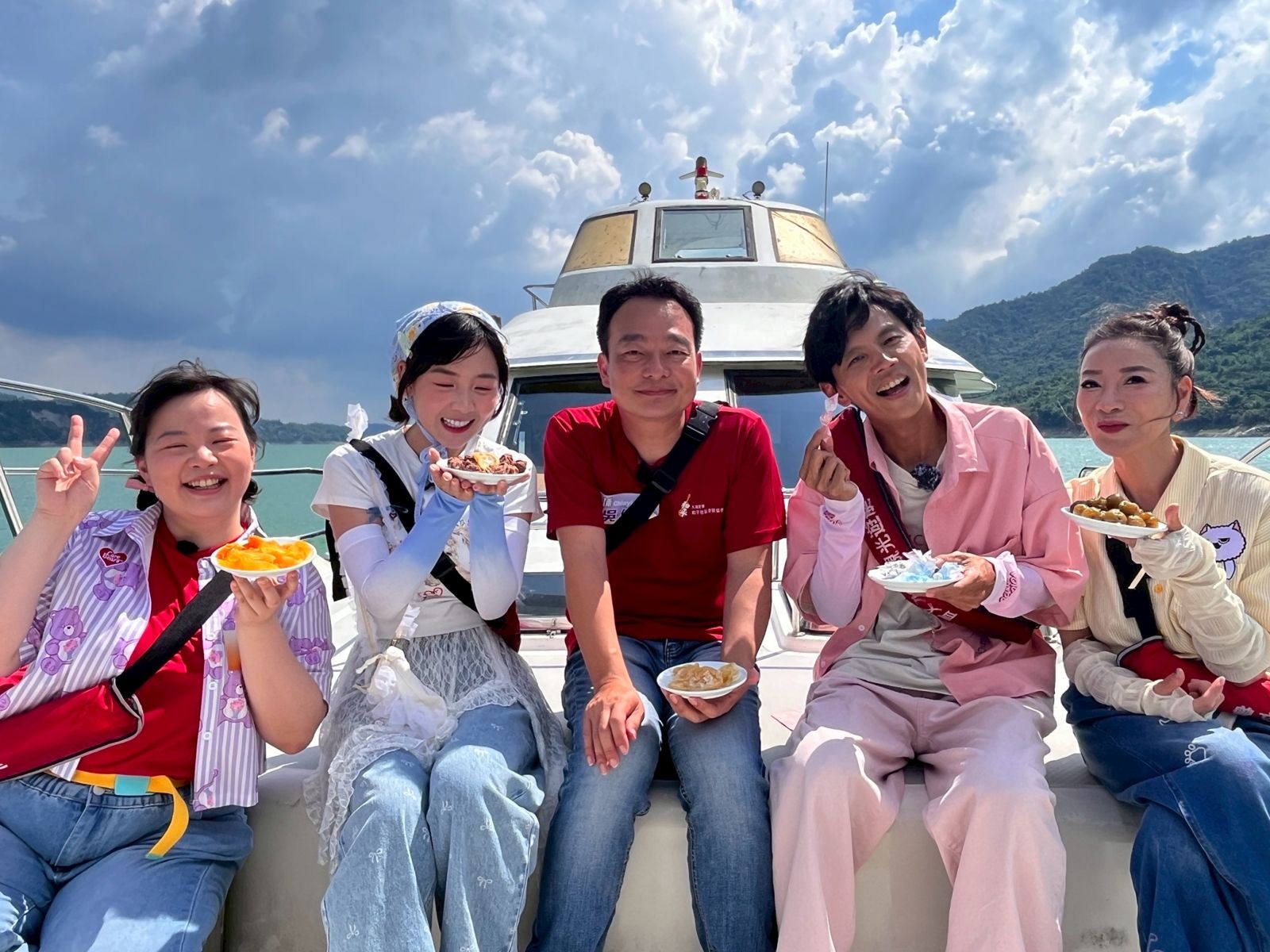 一行人來到嘉義縣大埔鄉。民視提供