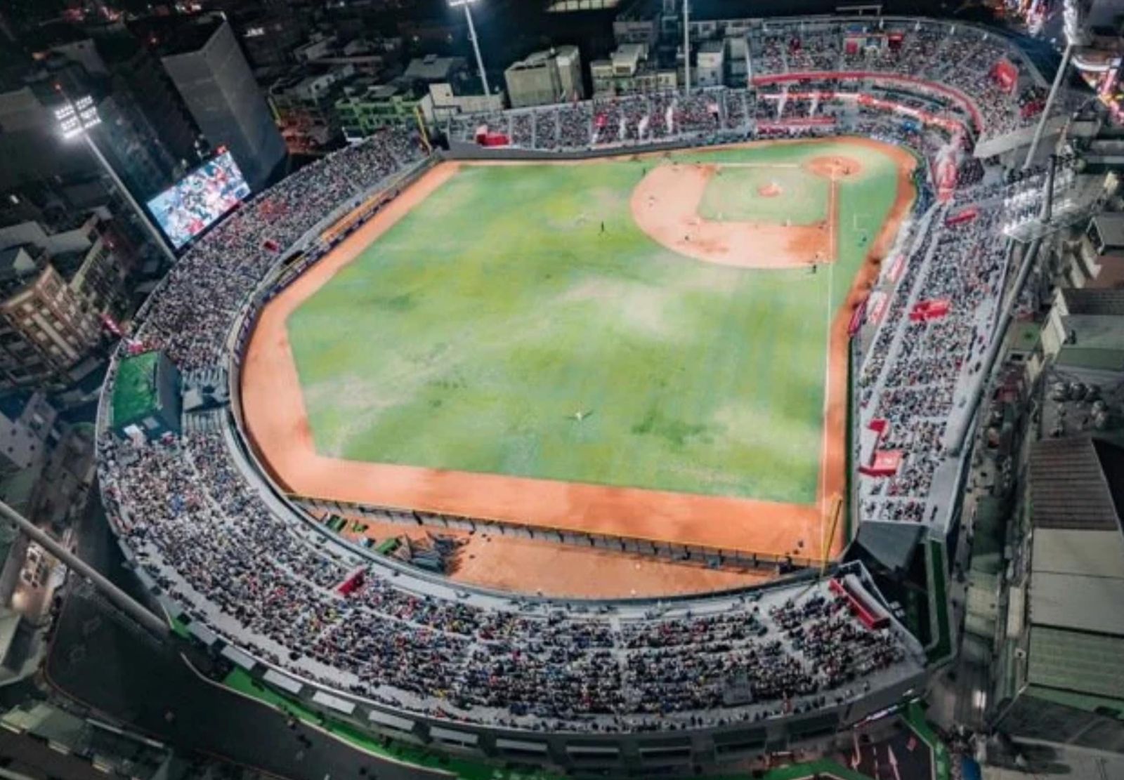 新竹棒球場啟用時的模樣。圖片由新竹市政府提供