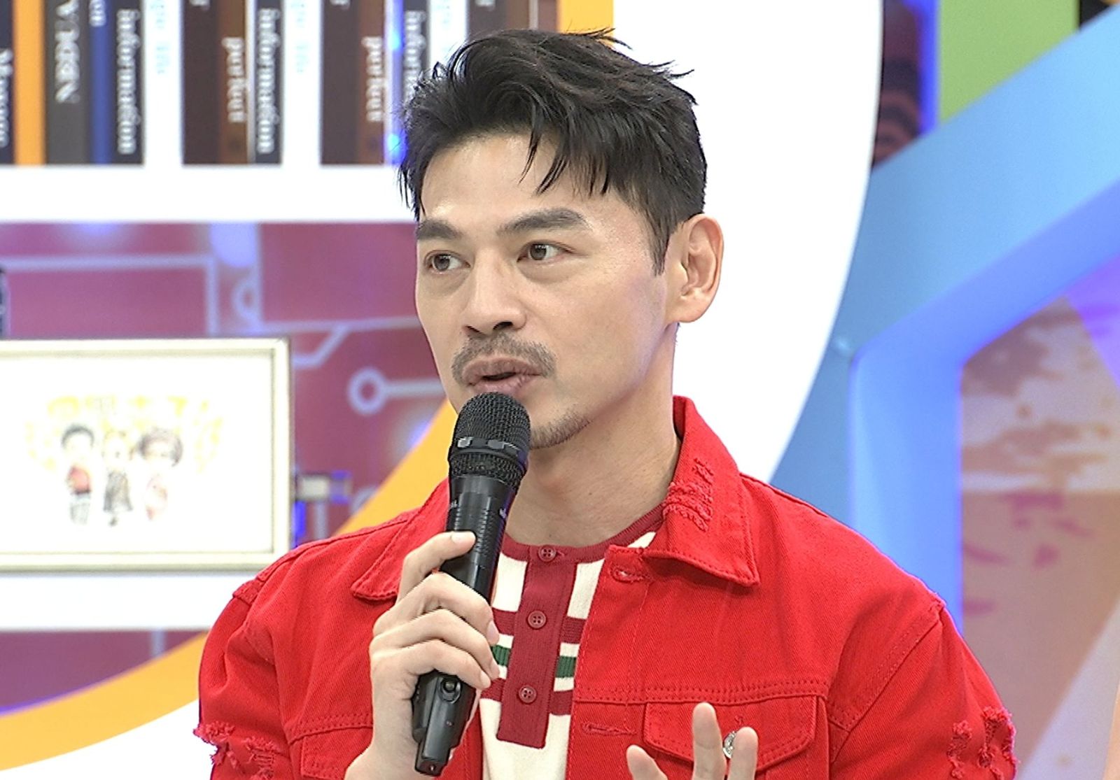 阿Ken（如圖）分享和白雲合作的經驗。中天提供