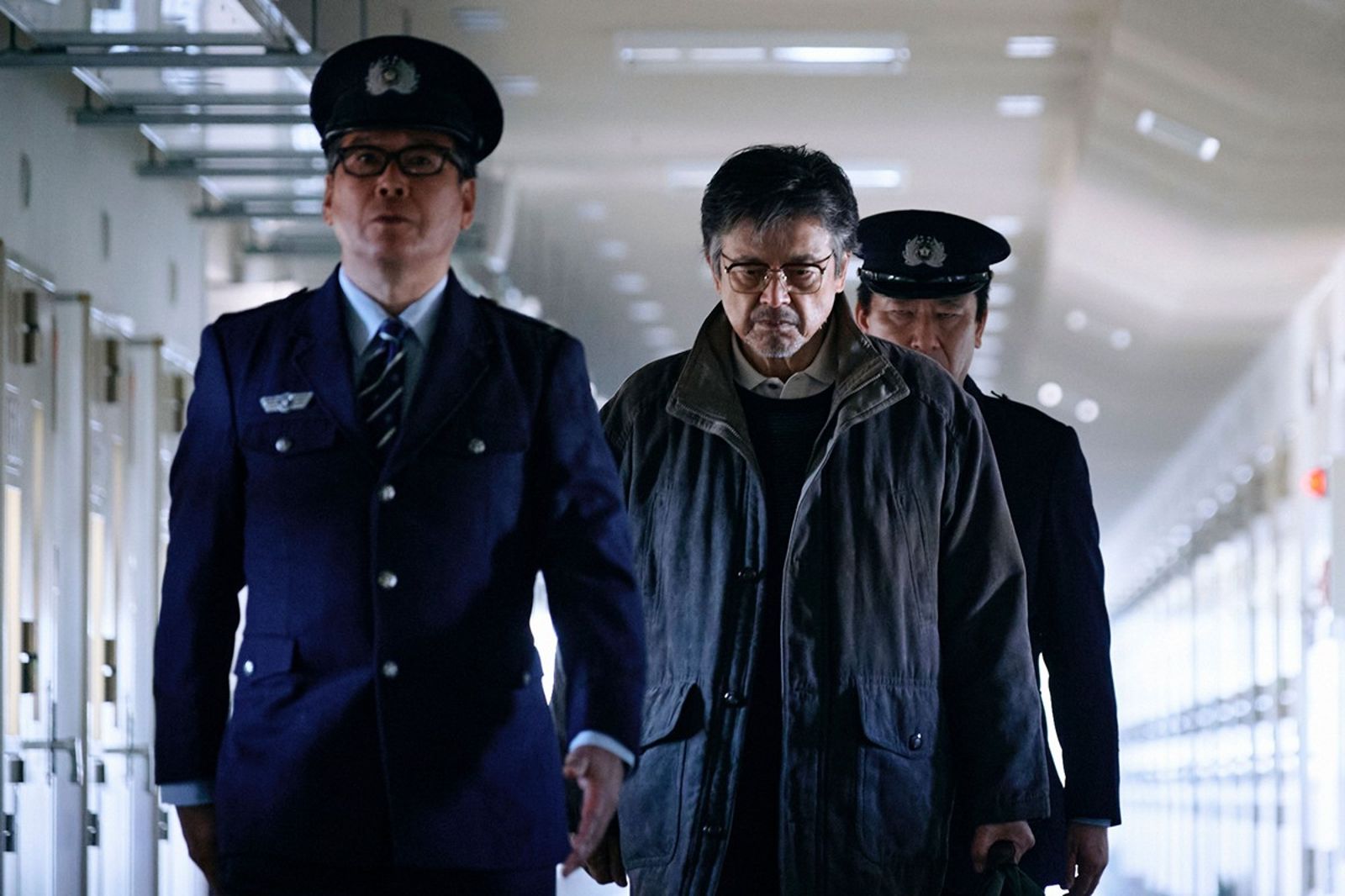 東野圭吾160萬冊神作改編!松村北斗攜今田美櫻翻案 《天鵝與蝙蝠》揭人性真相