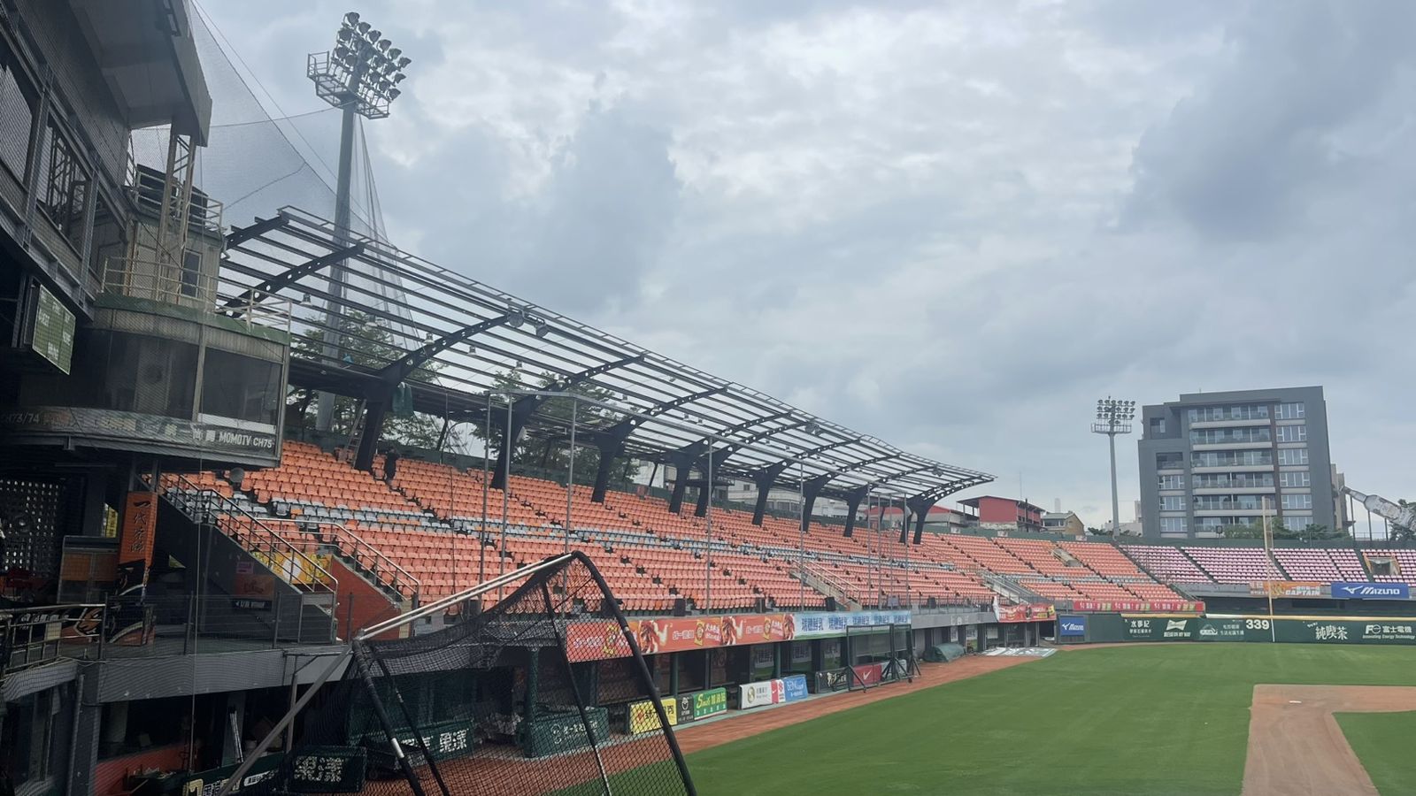 中職／三壘頂棚拆除、修繕待評估　台南球場修復進度曝光