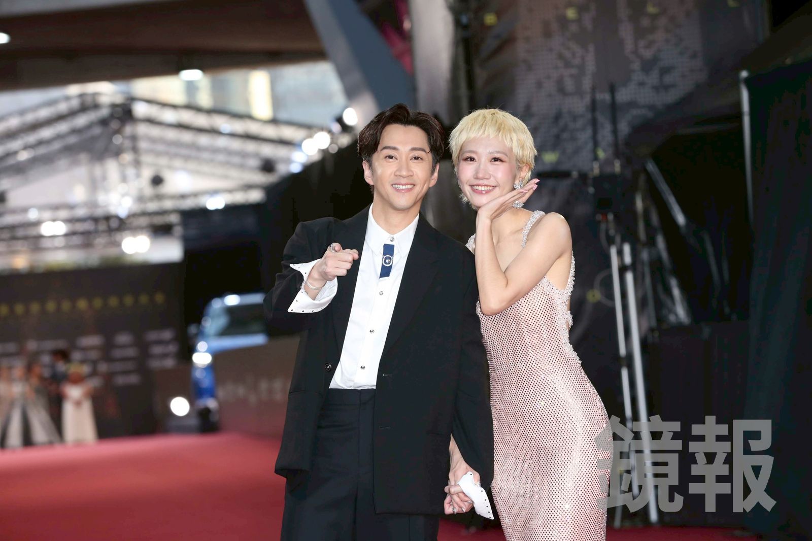 金鐘60/Lulu「勾手陳漢典」走紅毯 放閃道:已拿最大獎「最愛我的老公」