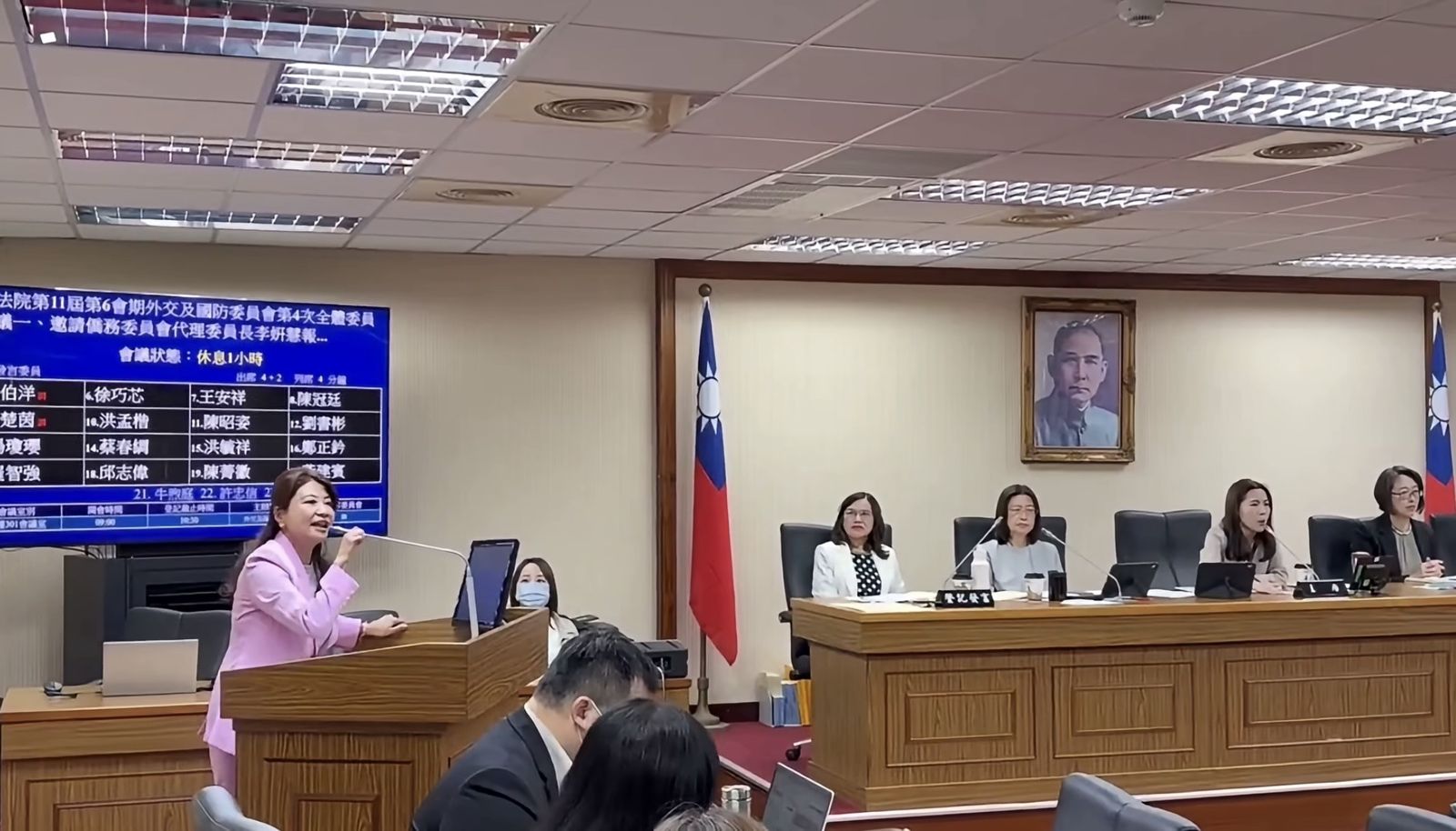民進黨立委林楚茵今天(15日)在立法院外交國防委員會砲轟國民黨籍召委徐巧芯杯葛議事。圖/翻攝自林楚茵臉書