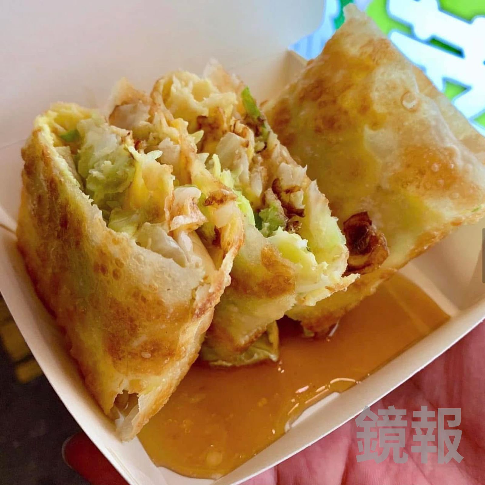 「起司蛋餅」大塊又硬挺,咬起來很酥脆夠味。(60元/份)