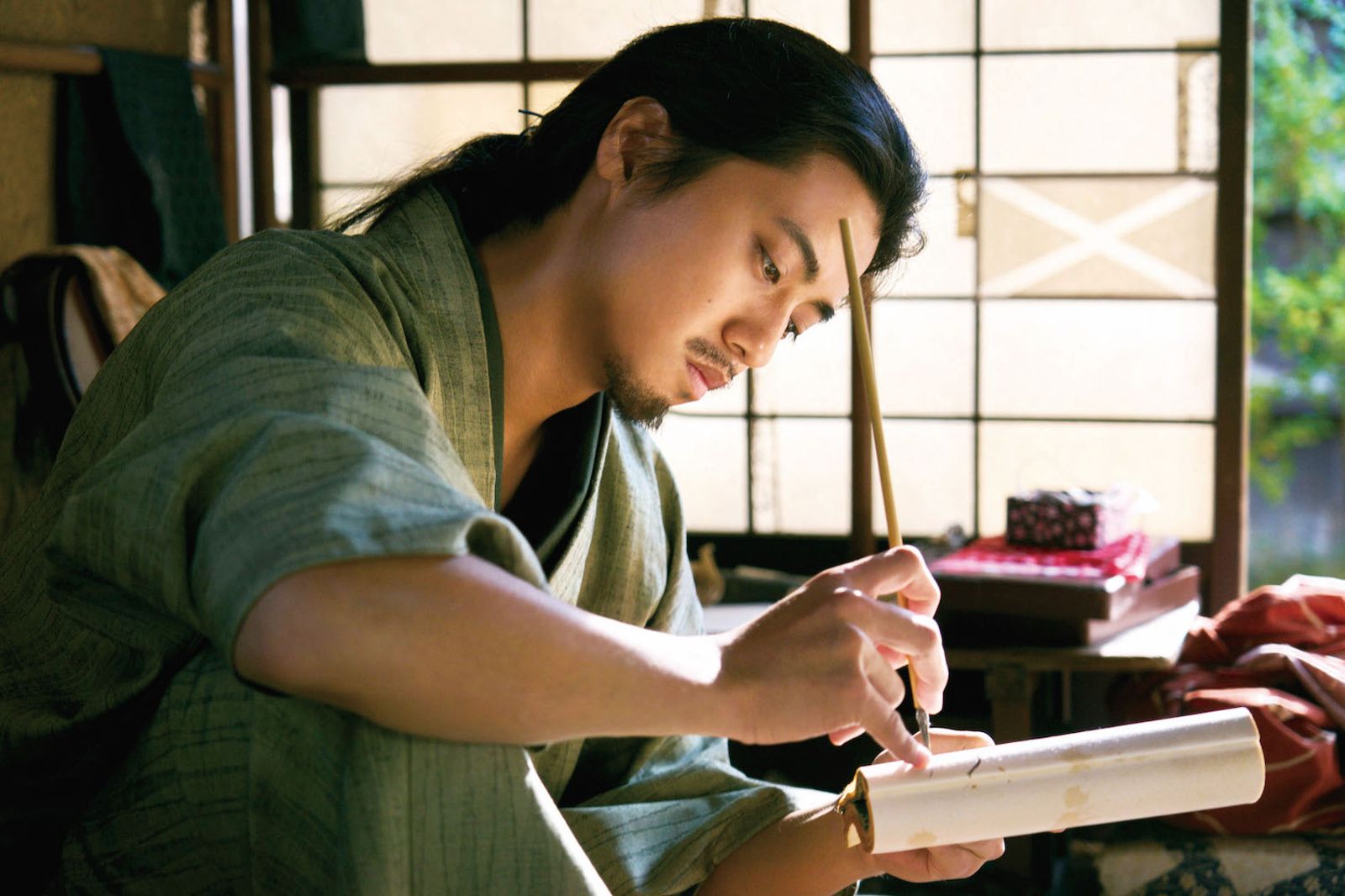 高橋海人古裝初體驗好緊張！　自招在家跌跌撞撞踩木屐「學走路」